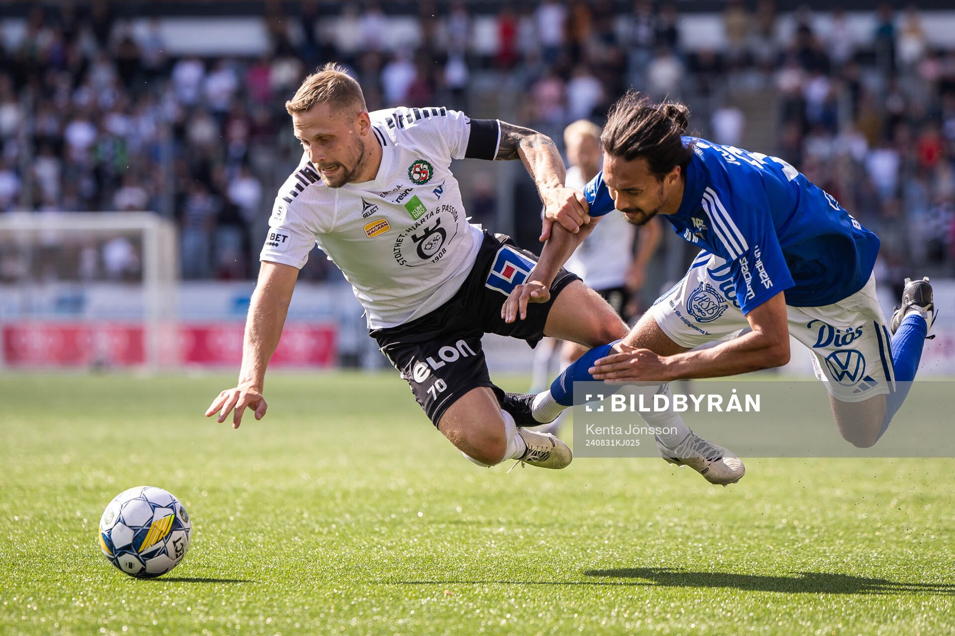 Örebros Erik Andersson och GIF Sundsvalls Monir Jelassi