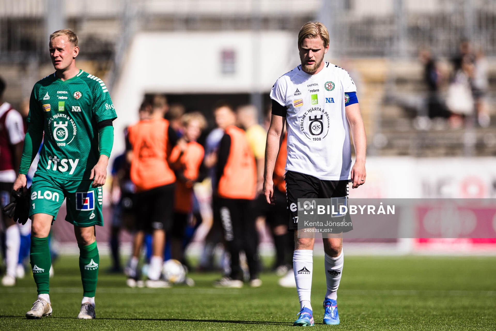 Örebros målvakt Malte Påhlsson och Karl Holmberg deppar