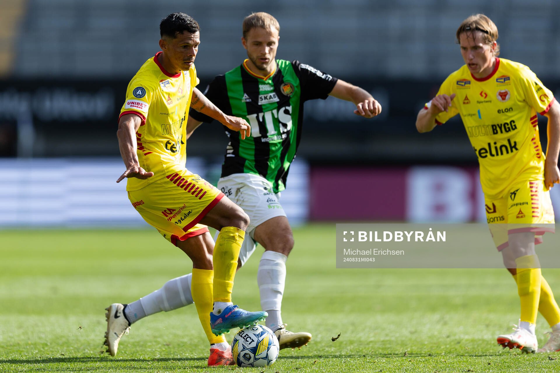 Kalmars Romario Pereira Sipiao och GAIS Gustav Lundgren