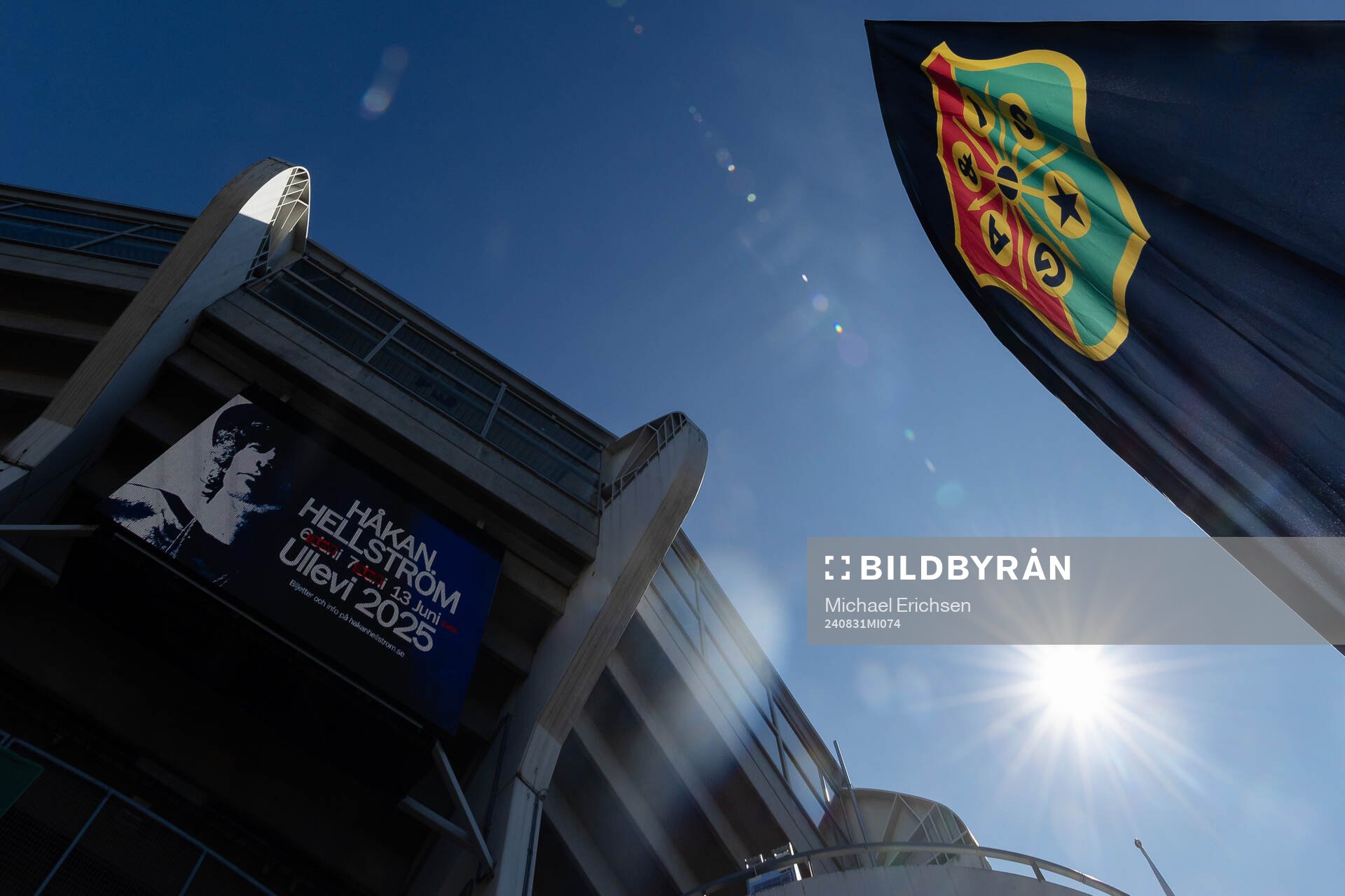 En GAIS vimpel utanför Gamla Ullevi innan fotbollsmatchen i Allsvenskan mellan GAIS och Kalmar den 31 augusti 2024 i Göteborg. 