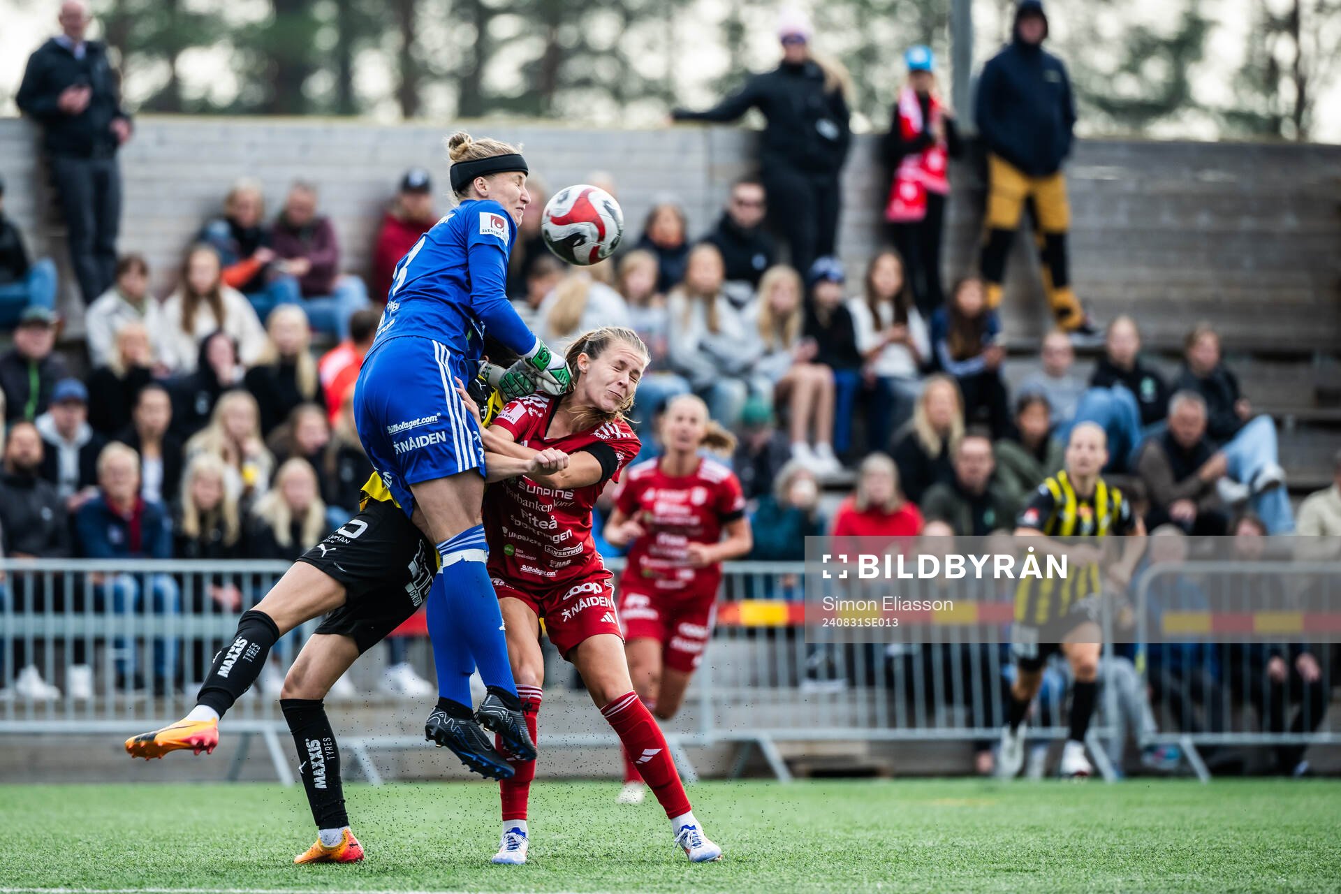 Piteås målvakt Samantha Leshnak Murphy och Olivia Holm