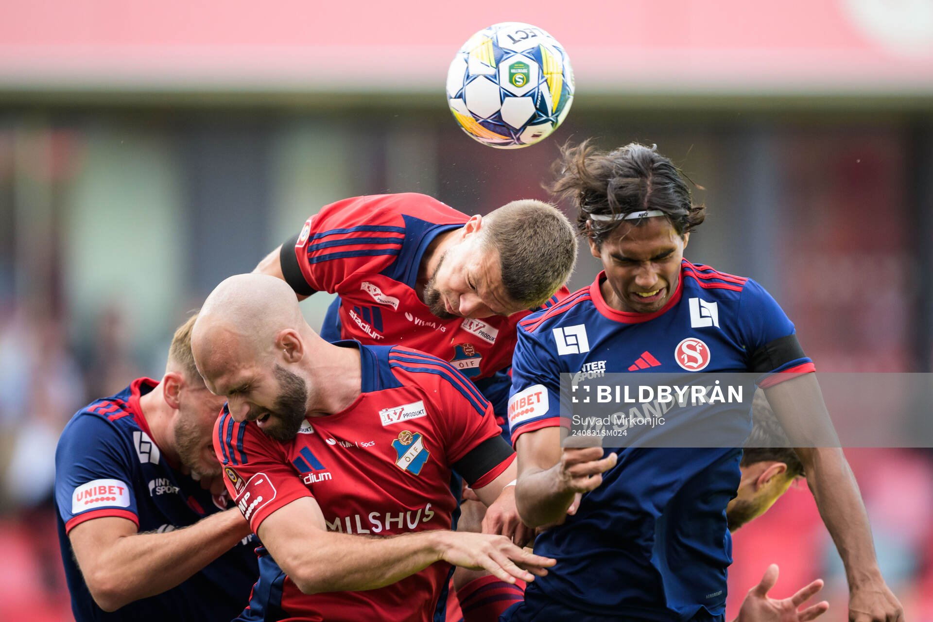 Östers Ivan Kricak och Sandvikens IFs Jonathan Karlsson