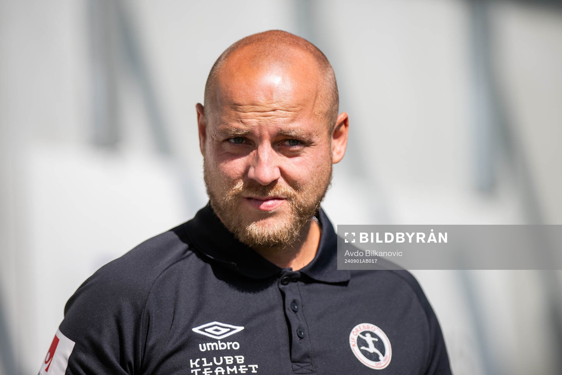 KIF Örebros tränare Rickard Johansson under fotbollsmatchen i Damallsvenskan mellan Kristianstad och KIF Örebro den 1 september 2024 i Kristianstad.