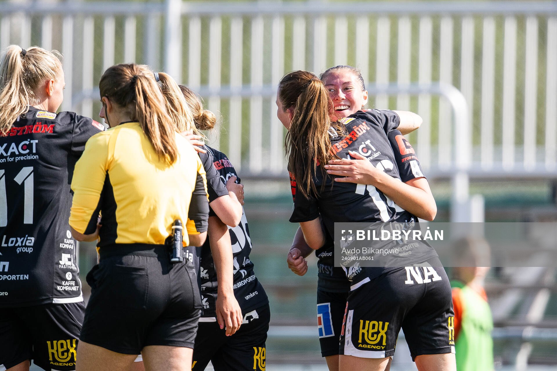 KIF Örebros Katla Maria Thordardottir jublar