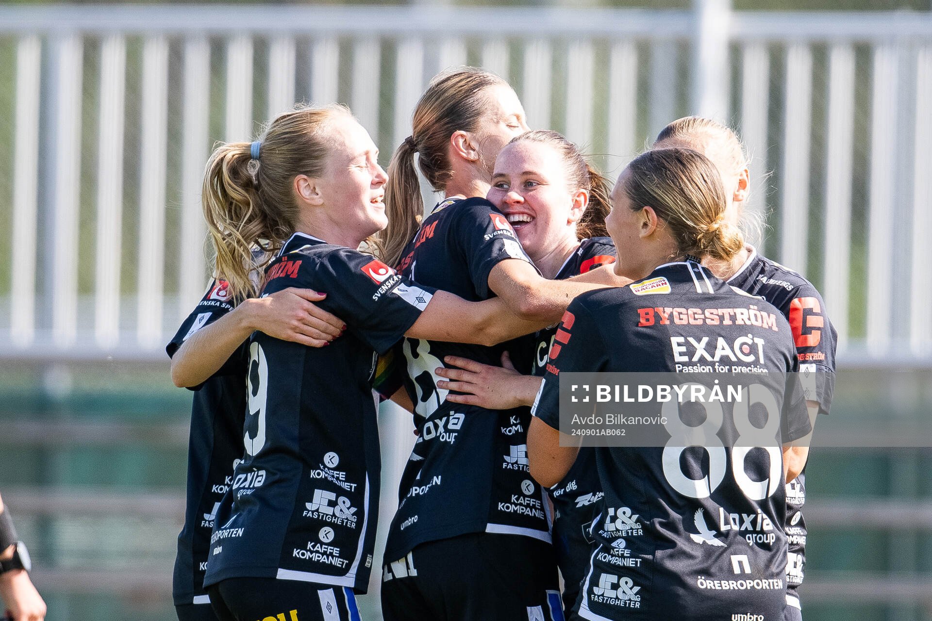 KIF Örebros Katla Maria Thordardottir jublar