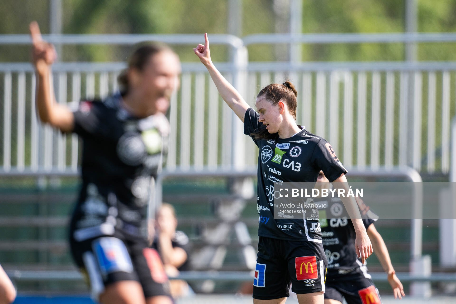 KIF Örebros Katla Maria Thordardottir jublar