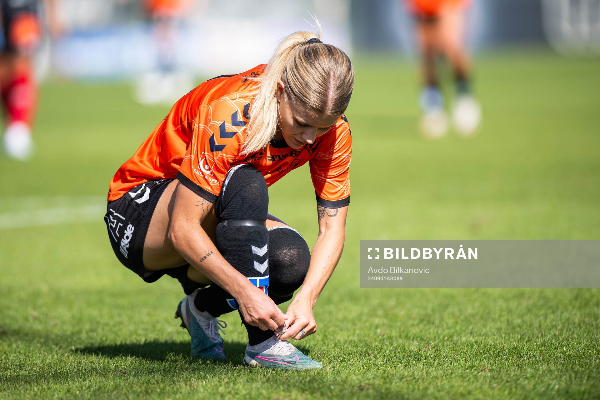 Kristianstads Tilda Persson knyter skor