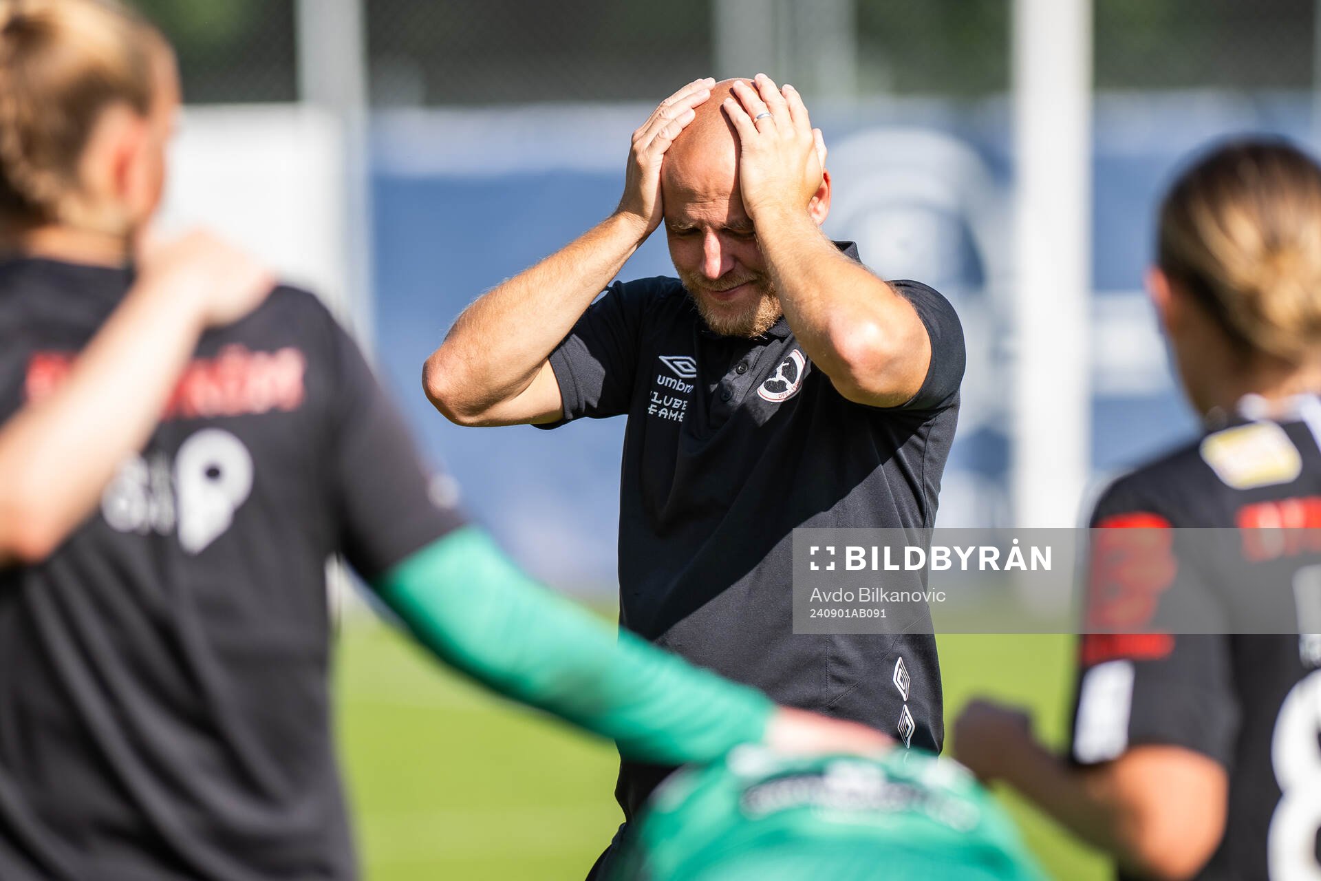 KIF Örebros tränare Rickard Johansson deppar