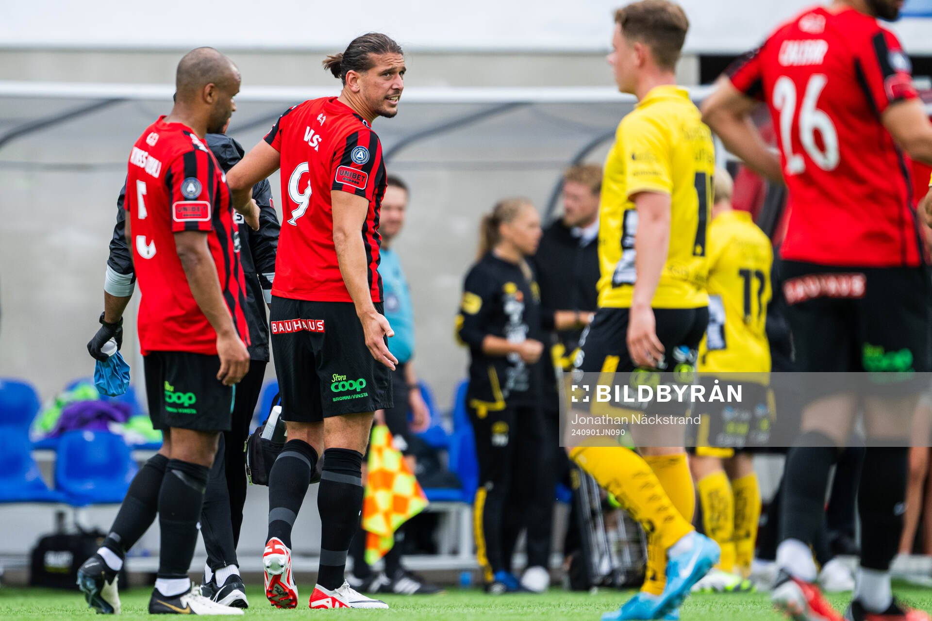 Brommapojkarnas Nikola Vasic reagerar