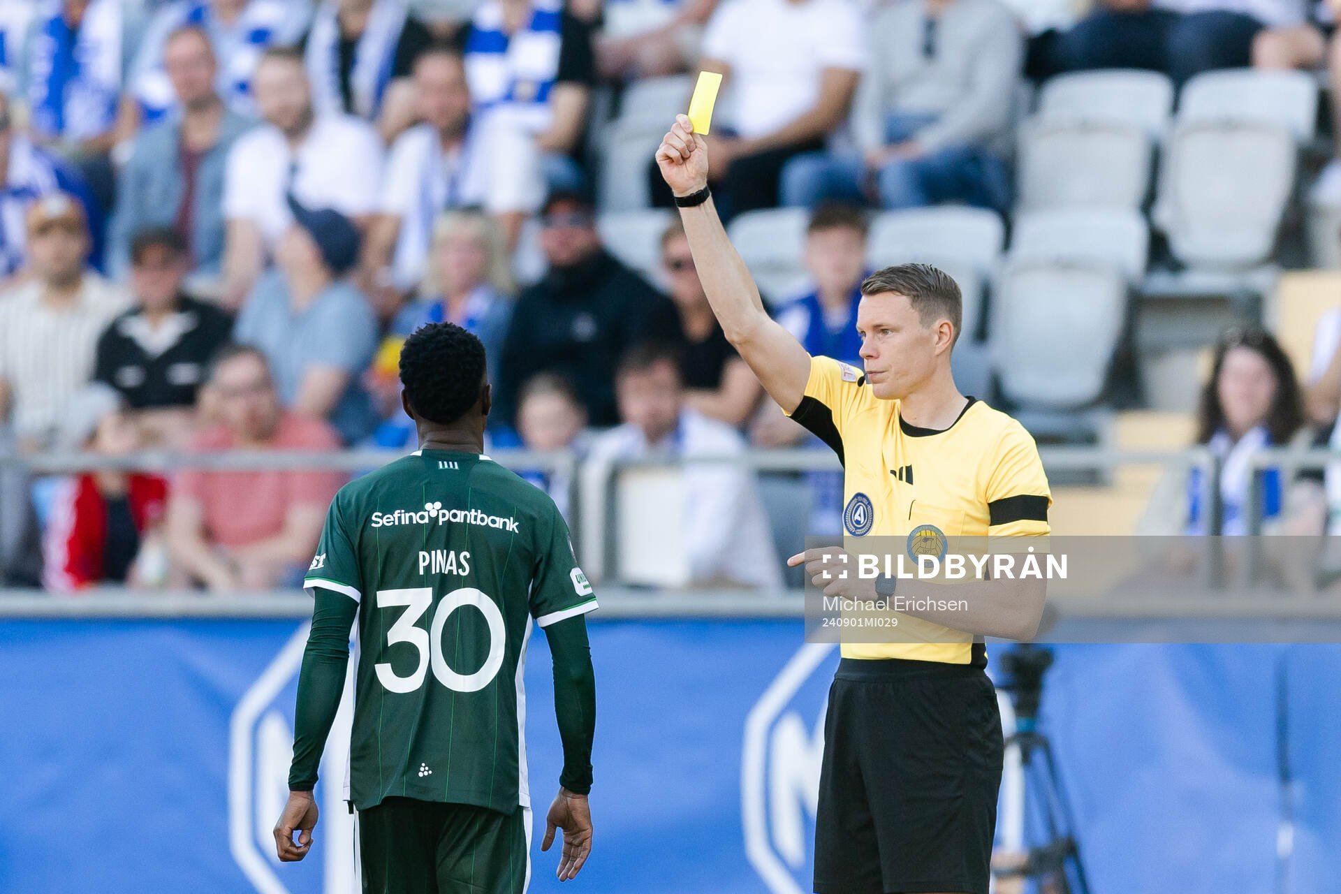 Hammarbys Shaquille Pinas får en varning