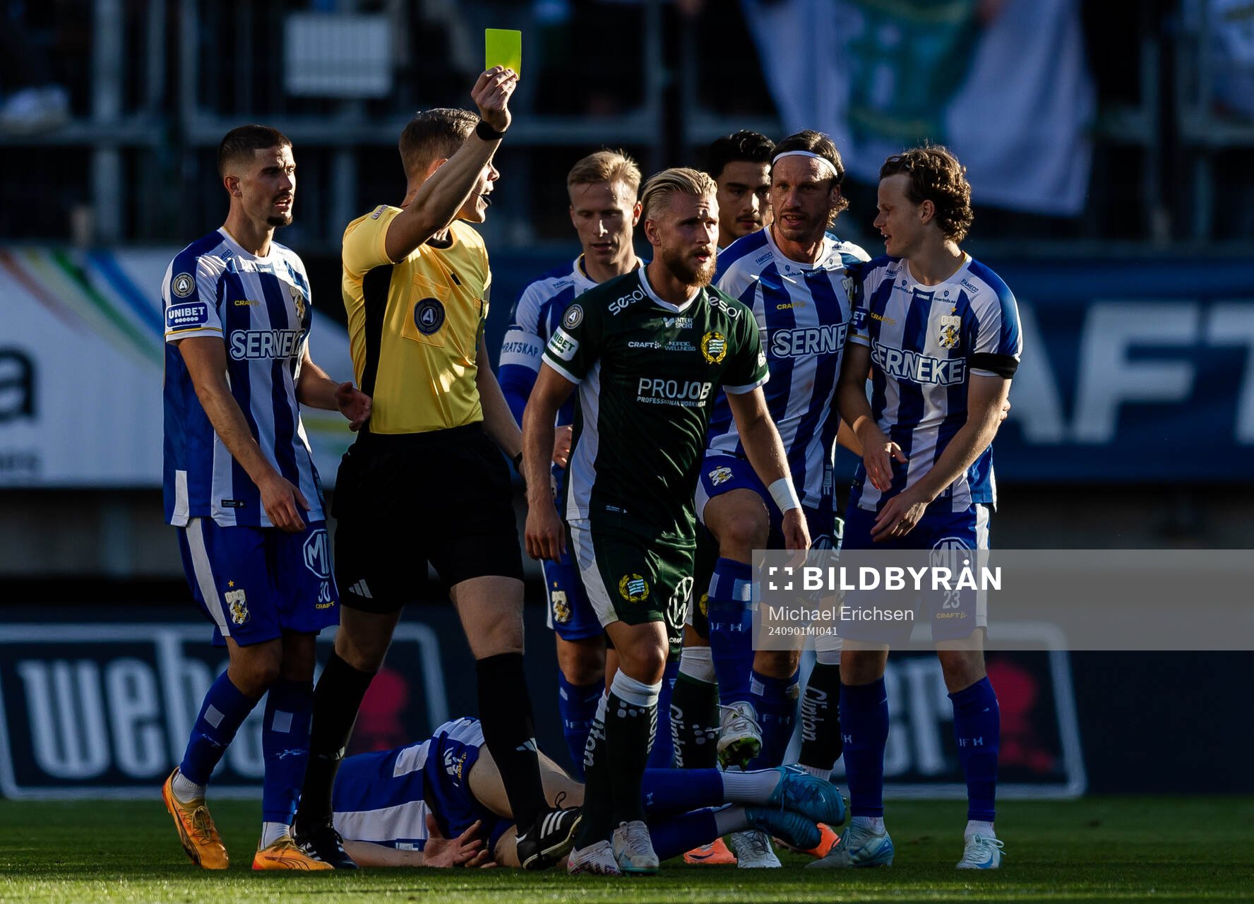 Hammarbys Simon Strand får en varning