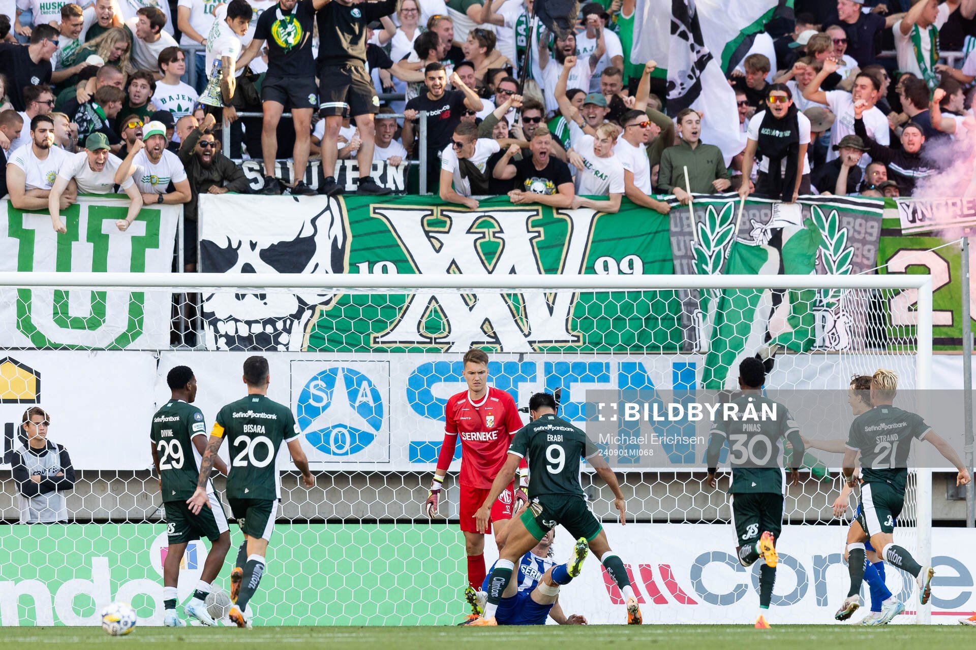 Hammarbys Jusef Erabi jublar över IFK Göteborgs  Gustav