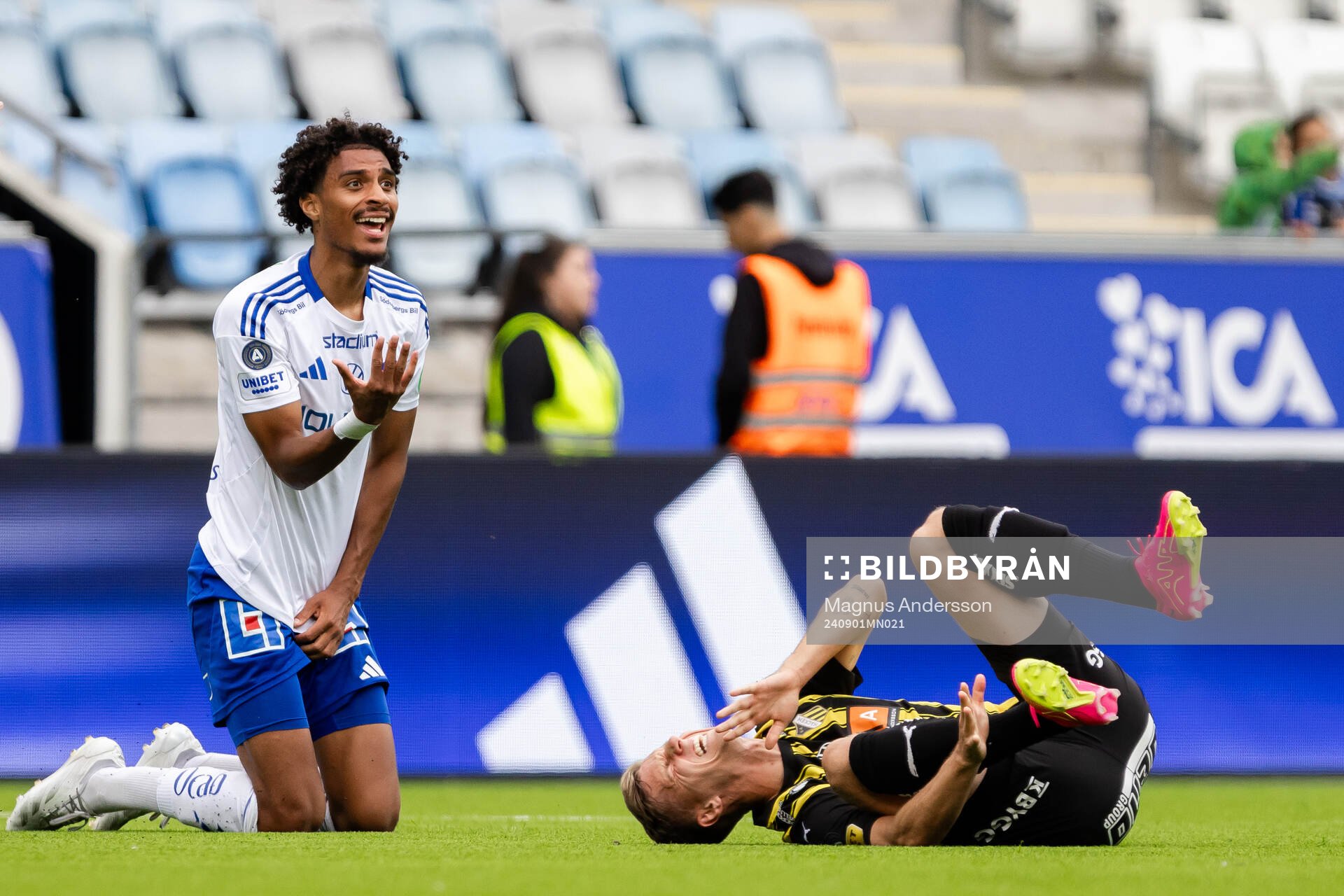 IFK Norrköpings Jesper Ceesay och Häckens Samuel Leach