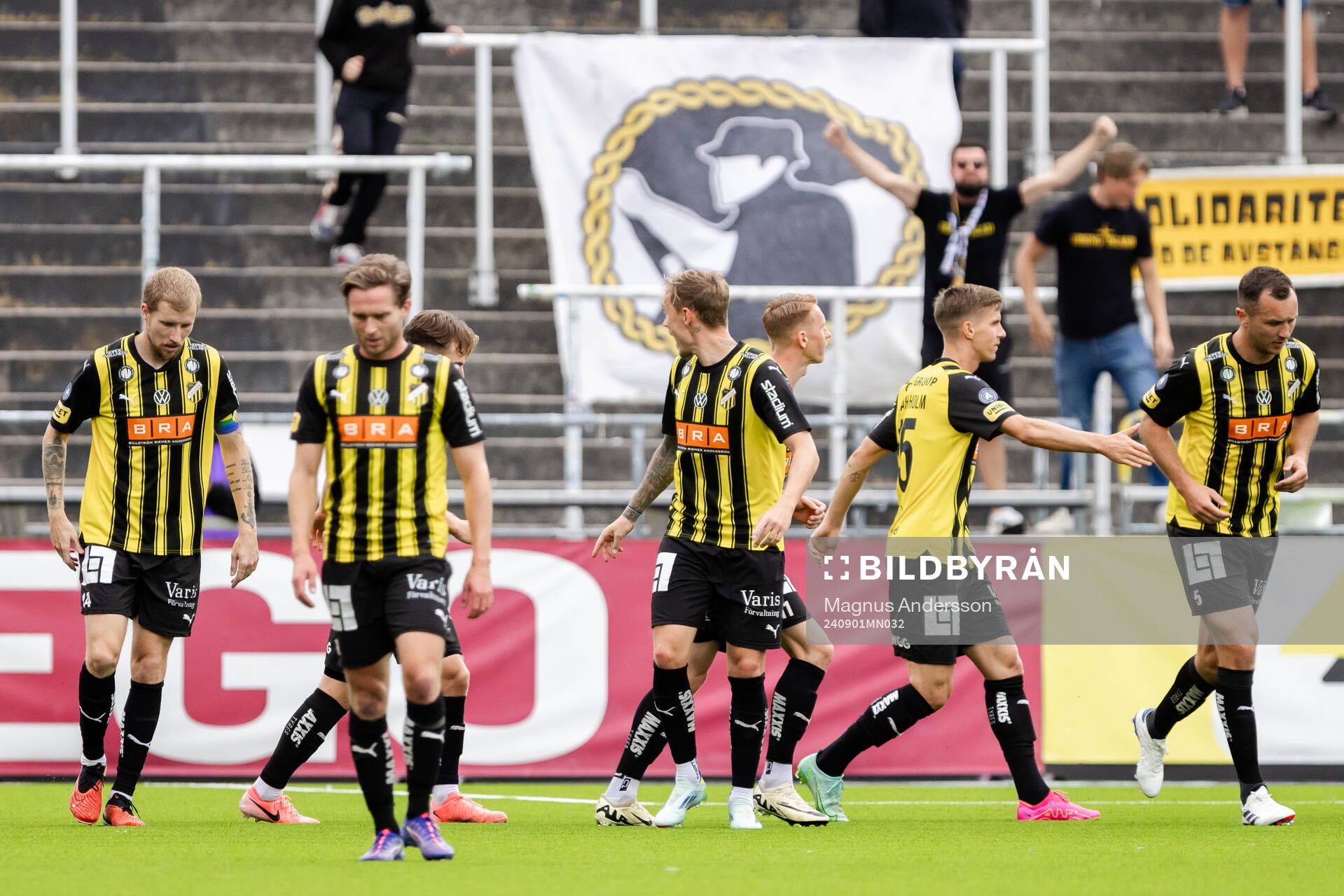 Häckens Samuel Leach Holm jublar efter 2-2 under fotbollsmatchen i Allsvenskan mellan IFK Norrköping och Häcken den 1 september 2024 i Norrköping.