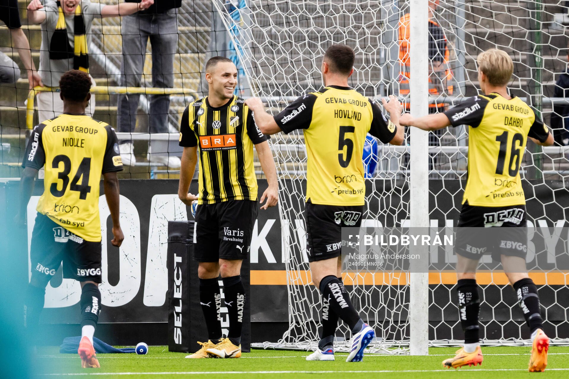 Häckens Ali Youssef jublar