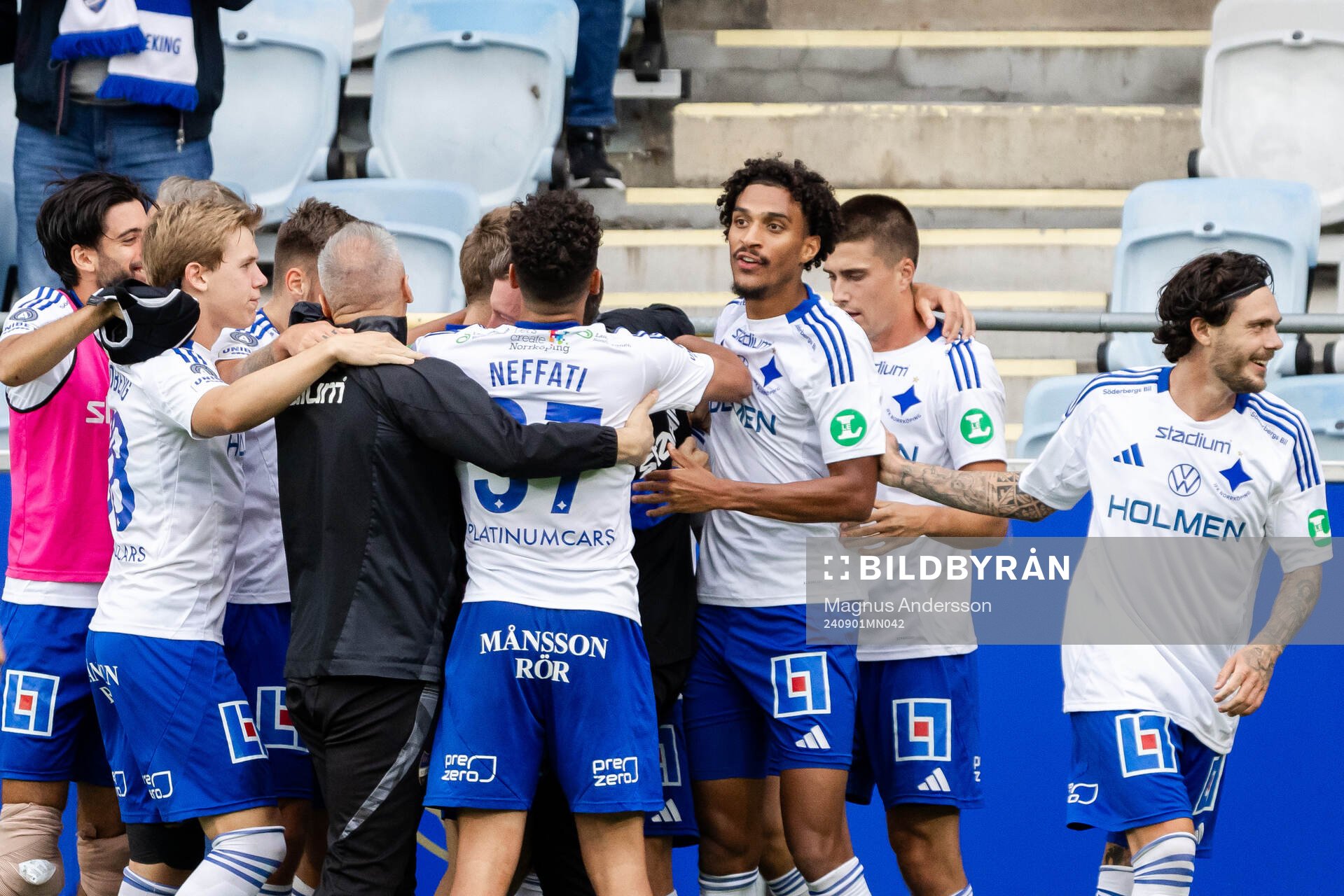 IFK Norrköpings spelare jublar