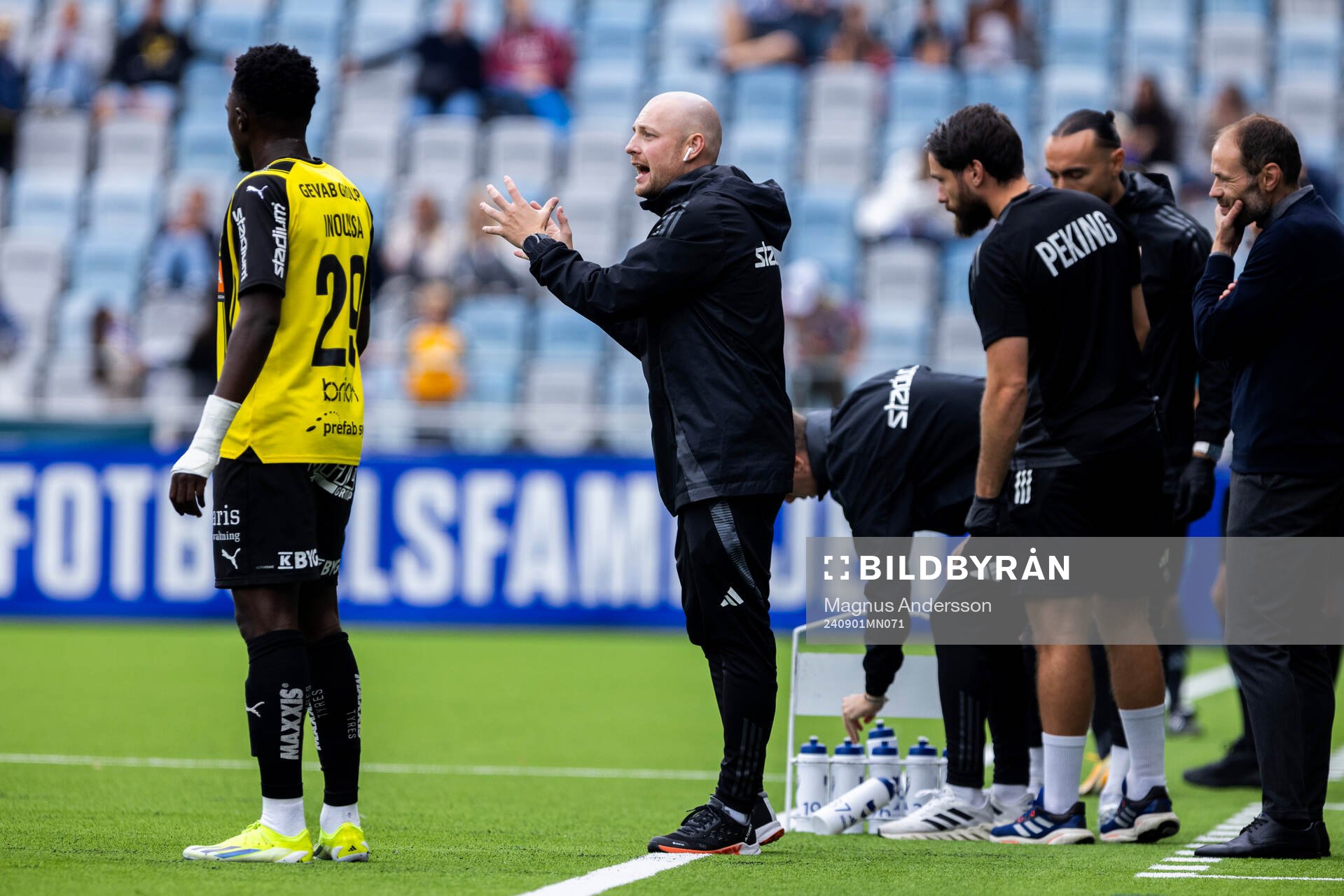 IFK Norrköpings assisterande tränare Fredrik Landén under fotbollsmatchen i Allsvenskan mellan IFK Norrköping och Häcken den 1 september 2024 i Norrköping.