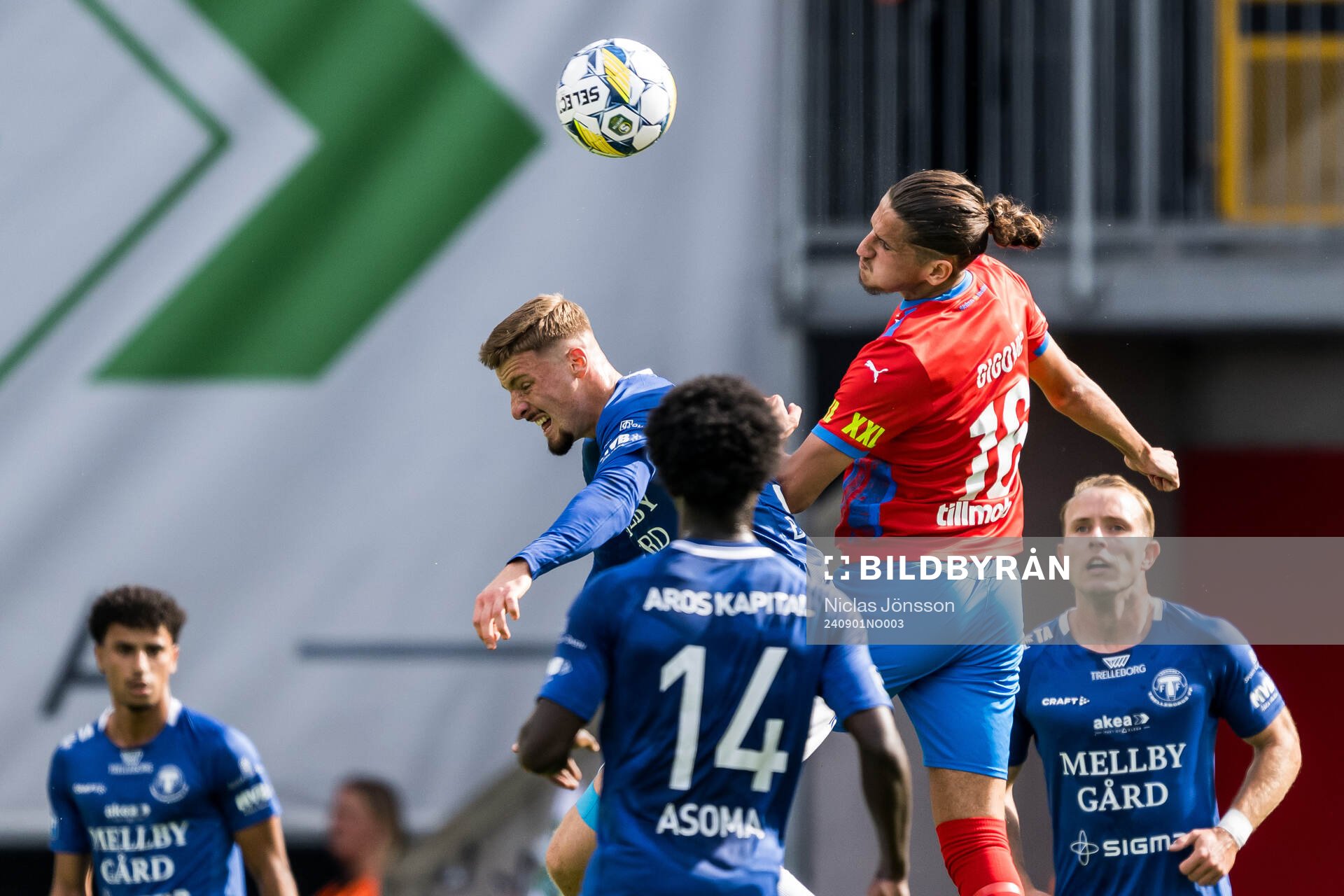 Trelleborgs Markus Björkqvist och Helsingborgs Ervin