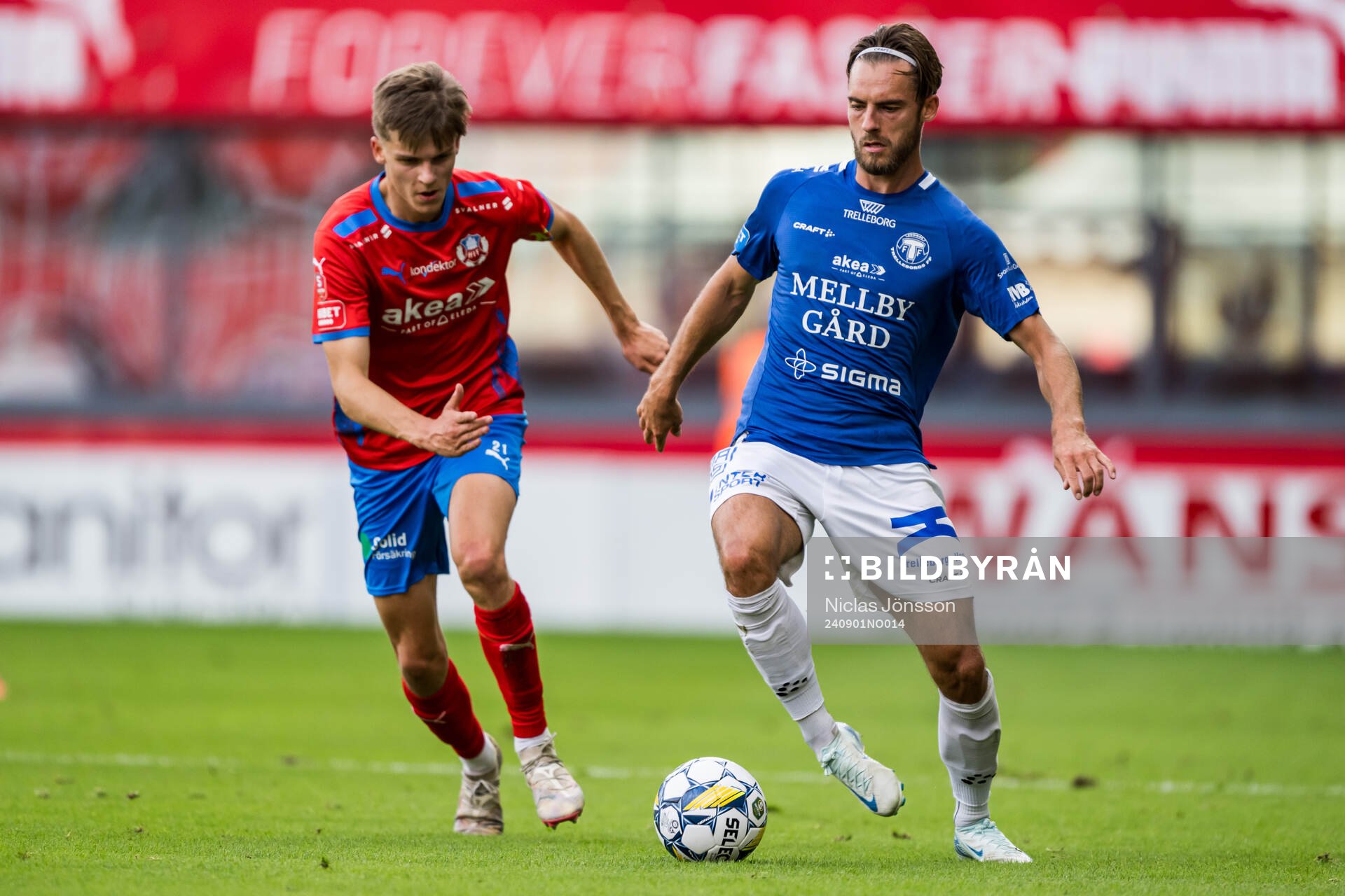 Helsingborgs Adrian Svanbäck och Trelleborgs Pierre Dahlin