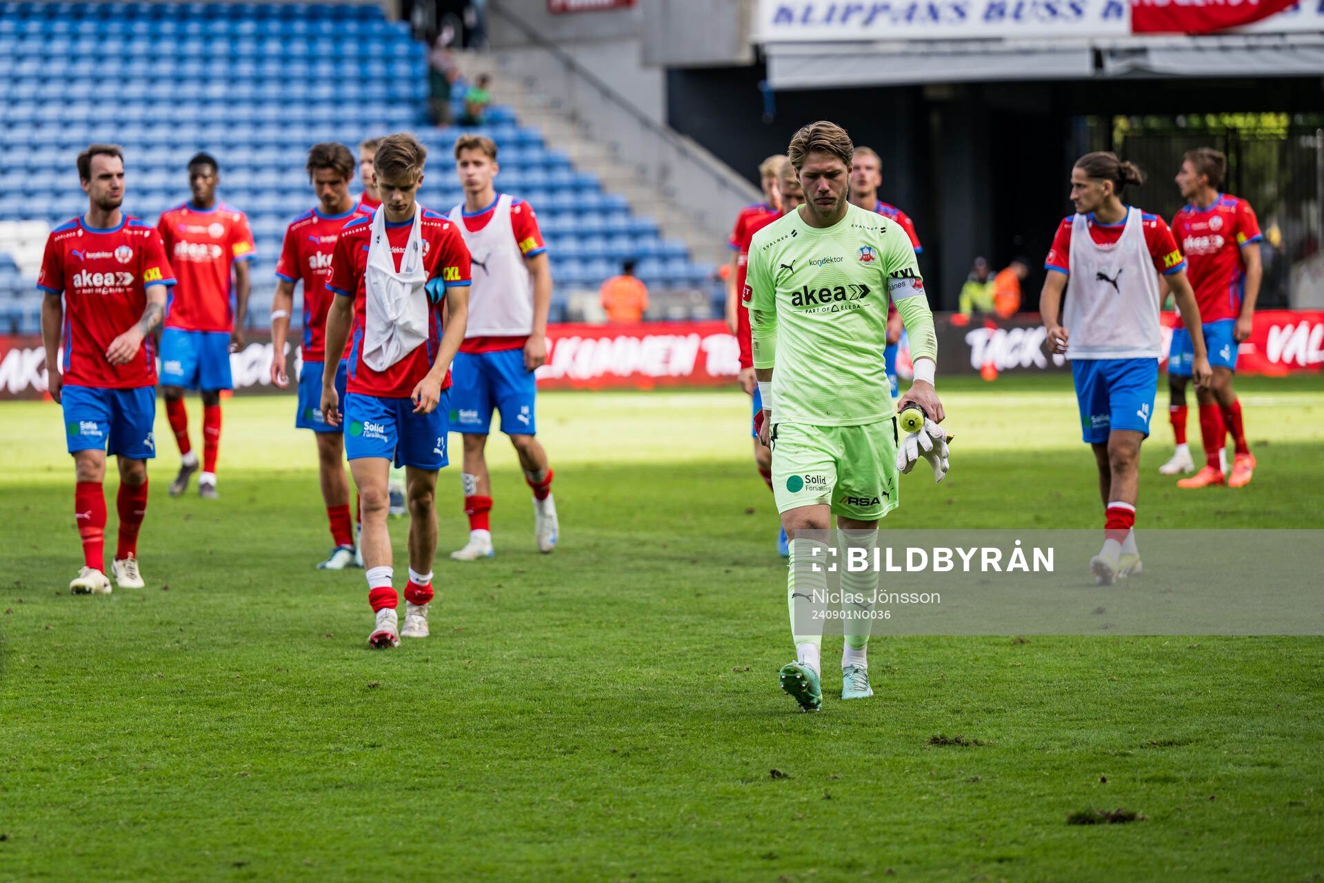Helsingborgs målvakt Kalle Joelsson deppar