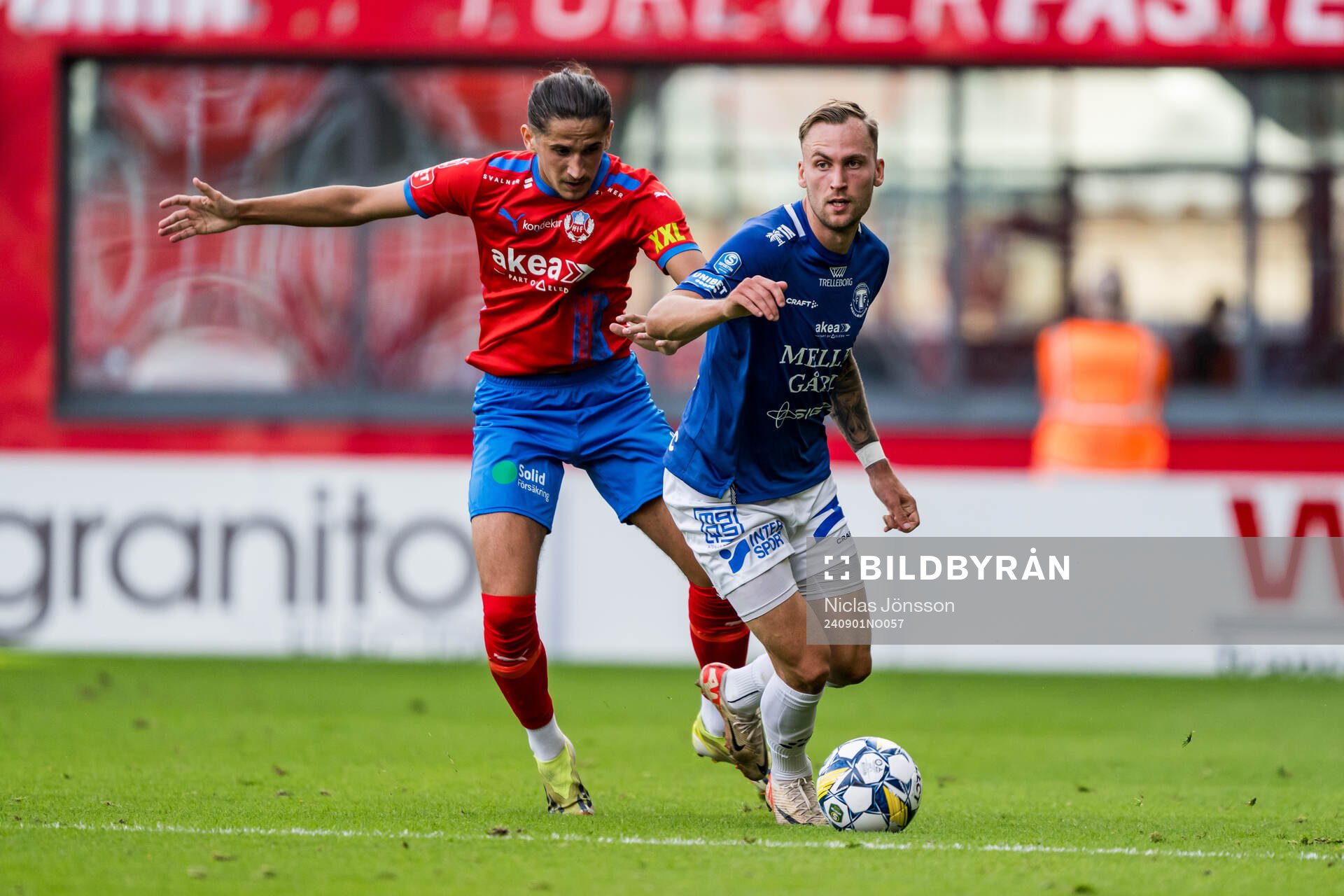Helsingborgs Ervin Gigovic  och Trelleborgs Filip Bohman