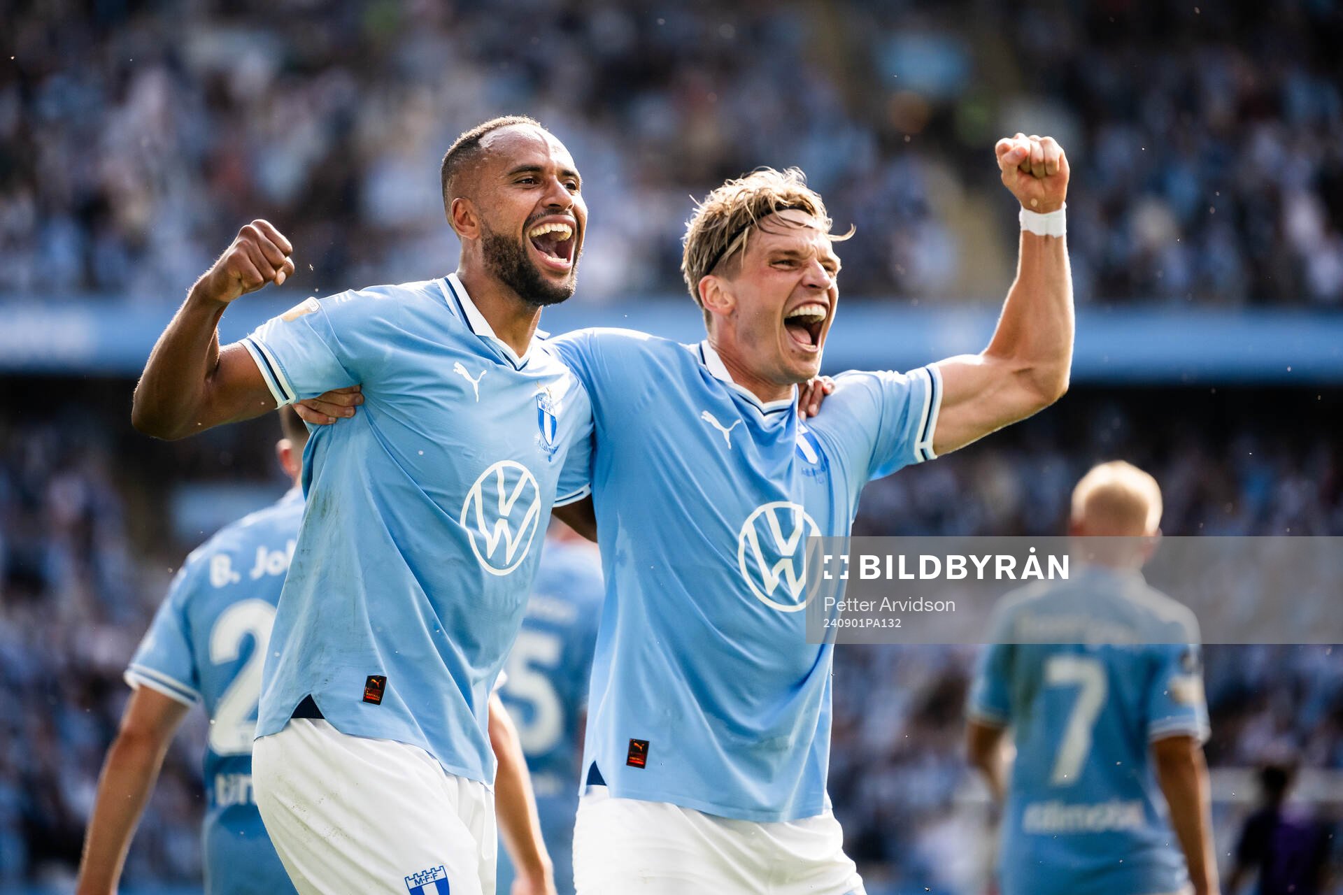 Malmö FFs Isaac Kiese Thelin jublar med Jens Stryger Larsen