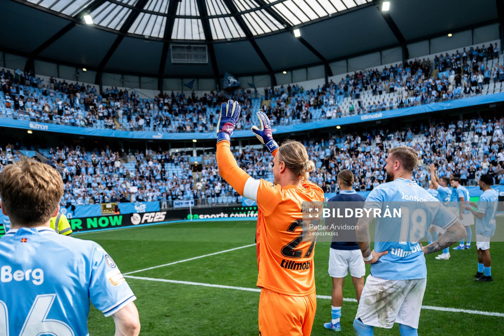 Malmö FFs målvakt Johan Dahlin och Pontus Jansson
