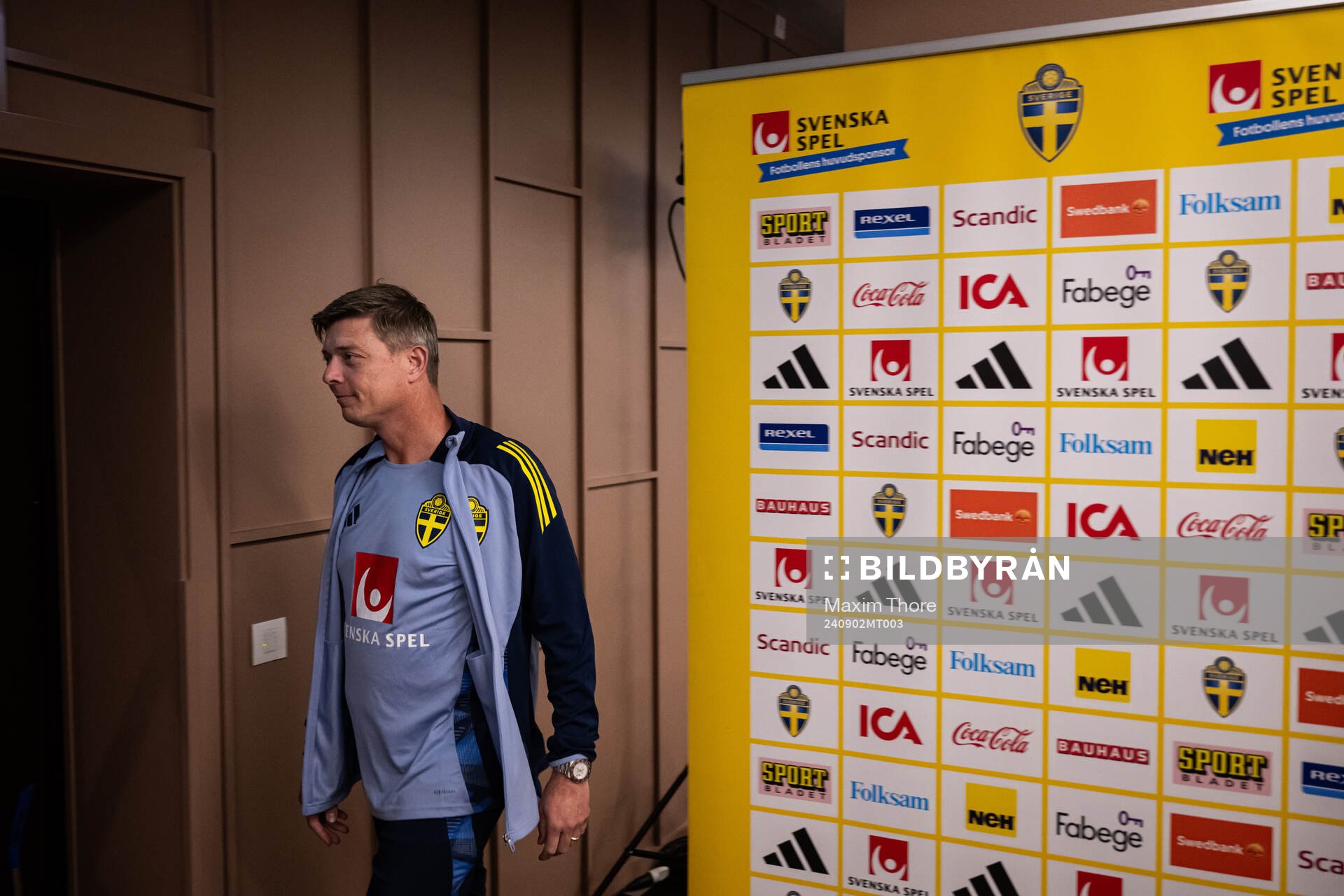 Head coach Jon Dahl Tomasson of the Swedish national