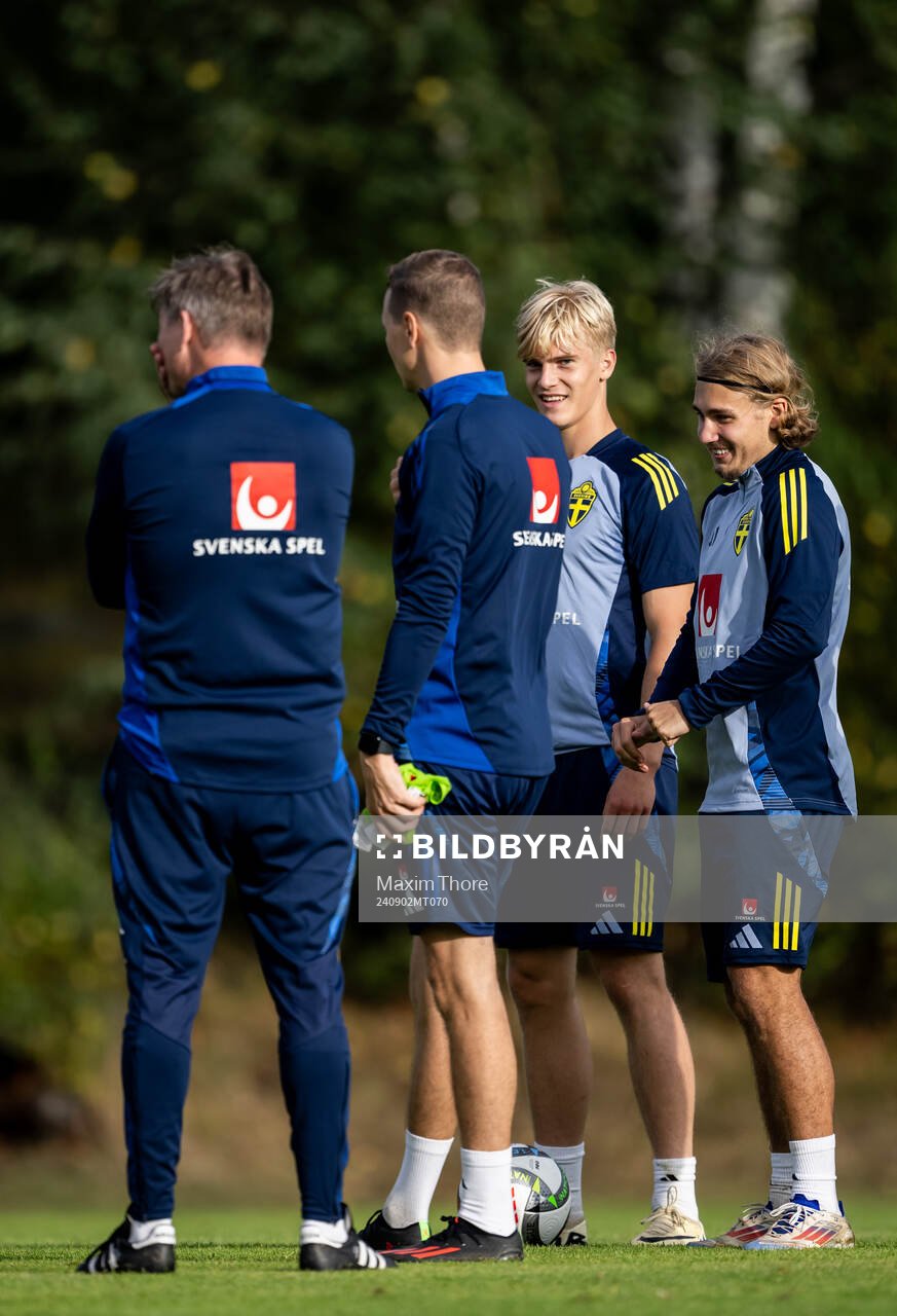 Lucas Bergvall and Sebastian Nanasi of the Swedish national