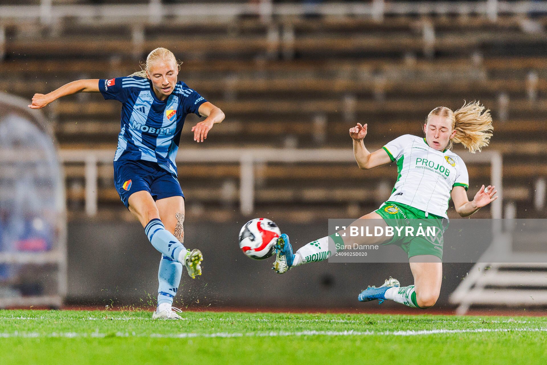Djurgårdens Stinalisa Johansson och Hammarbys Emilie Joramo