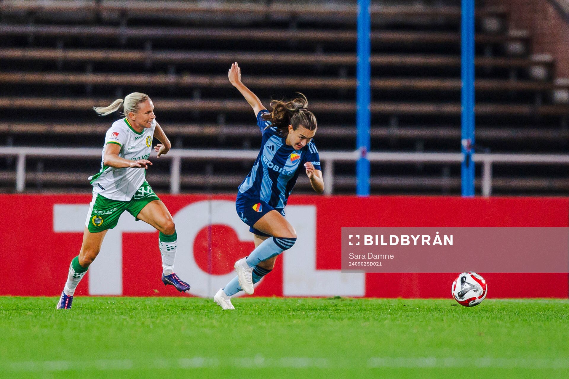 Hammarbys Jonna Andersson och Djurgårdens Olivia Ländin