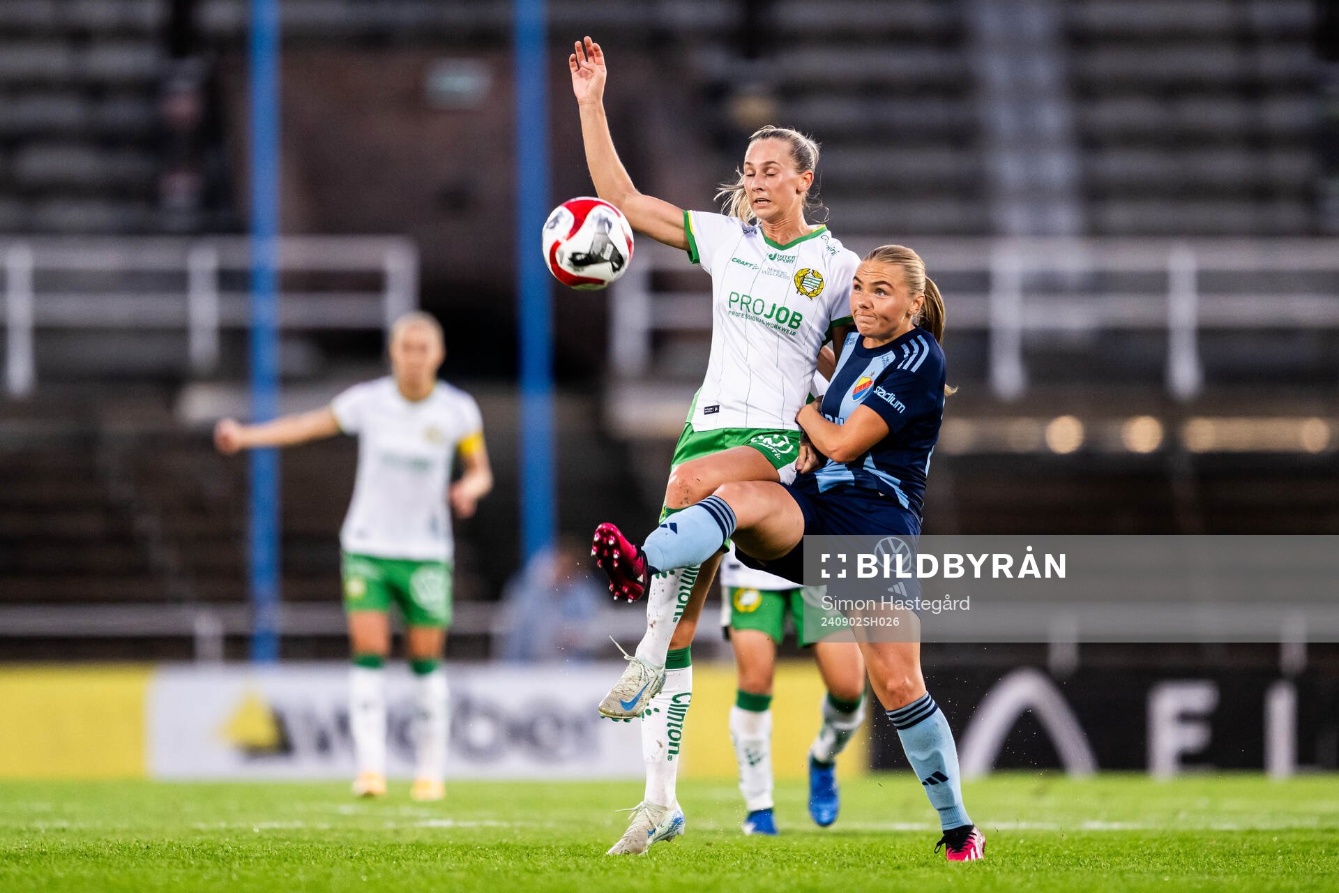 Hammarbys Ellen Wangerheim och Djurgårdens Louise Hvarfner