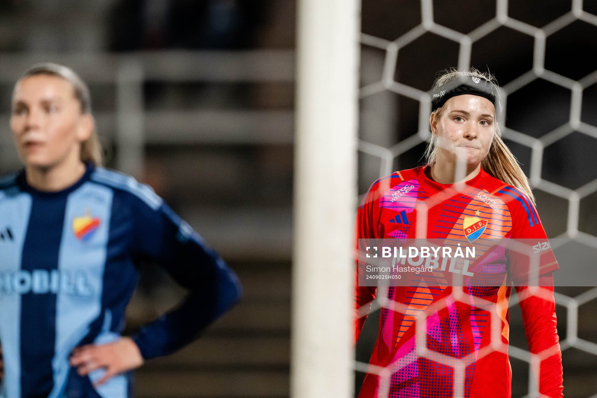 Djurgårdens målvakt Elvira Björklund deppar