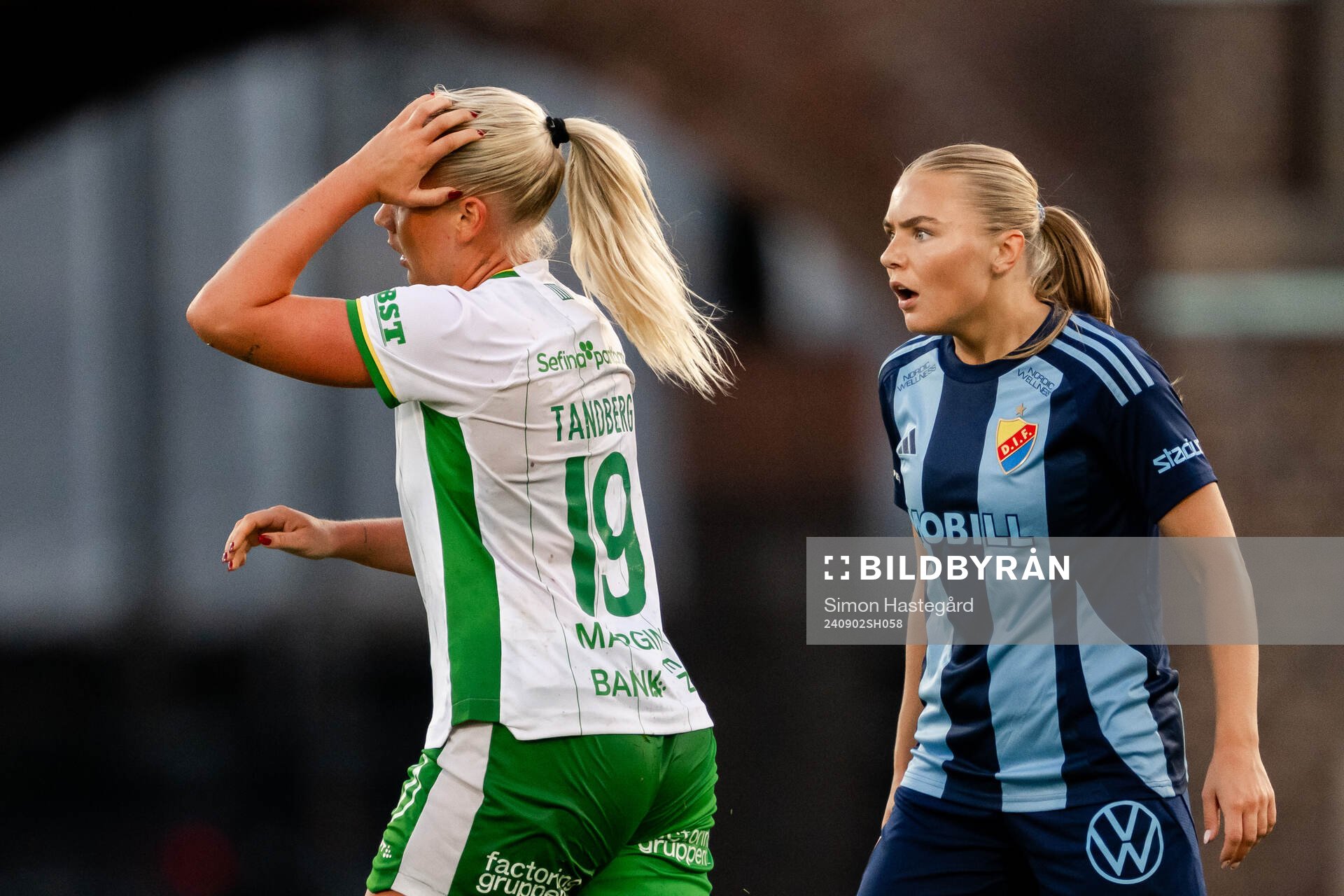 Hammarbys Cathinka Tandberg  och Djurgårdens Louise