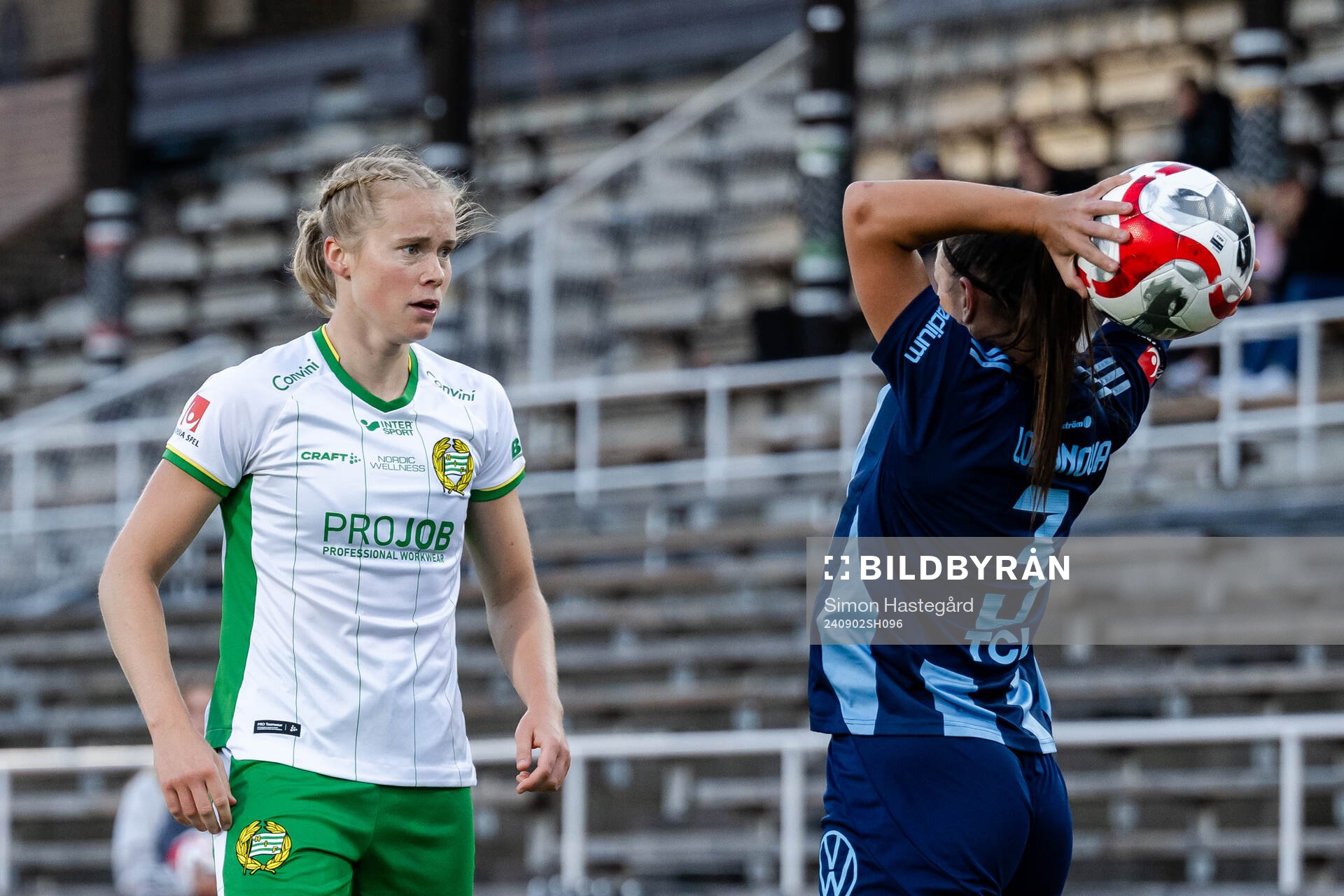 Hammarbys Julie Blakstad och Djurgårdens Alexsandra