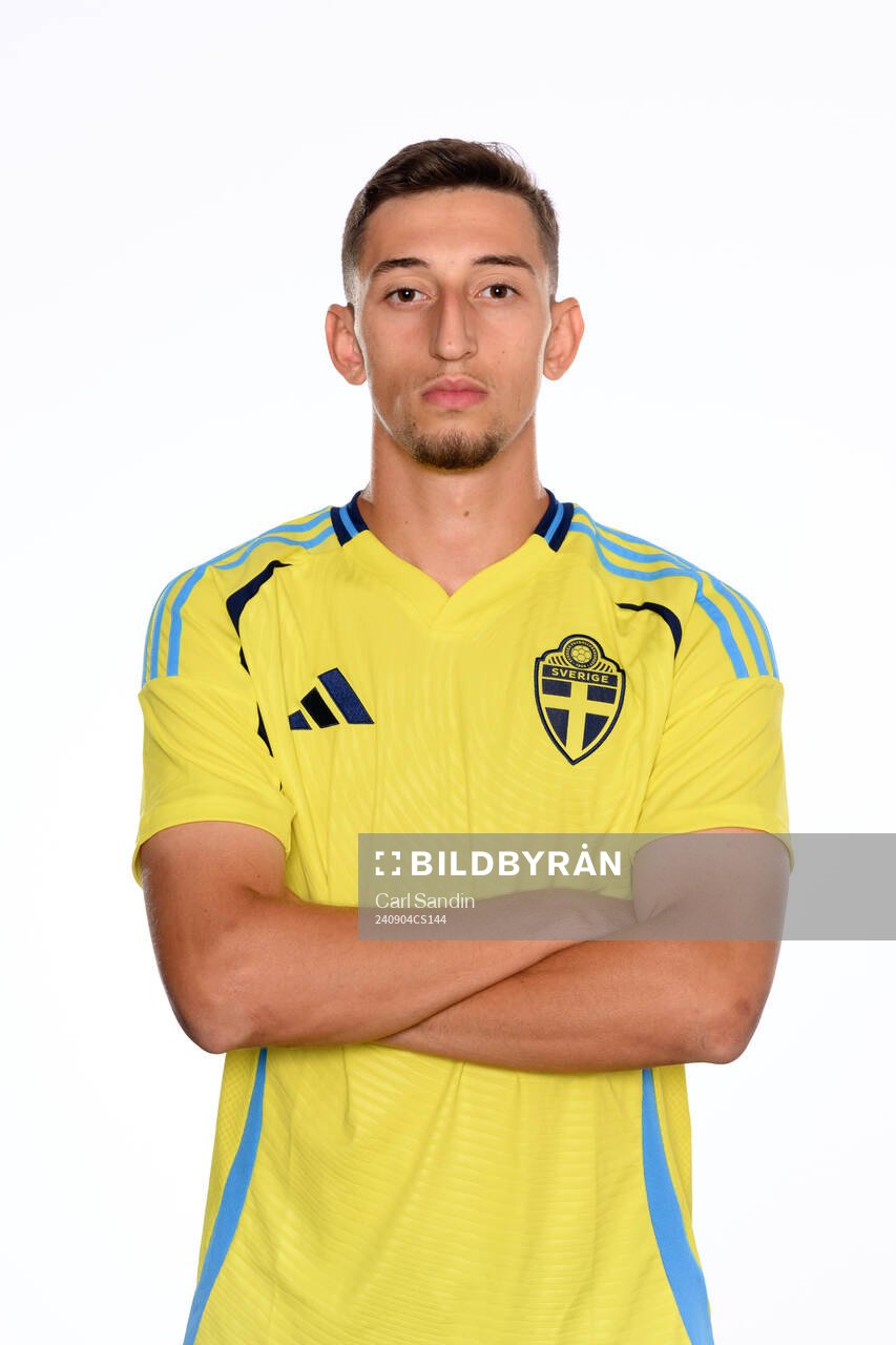 Jonas Rouhi poses for at portrait