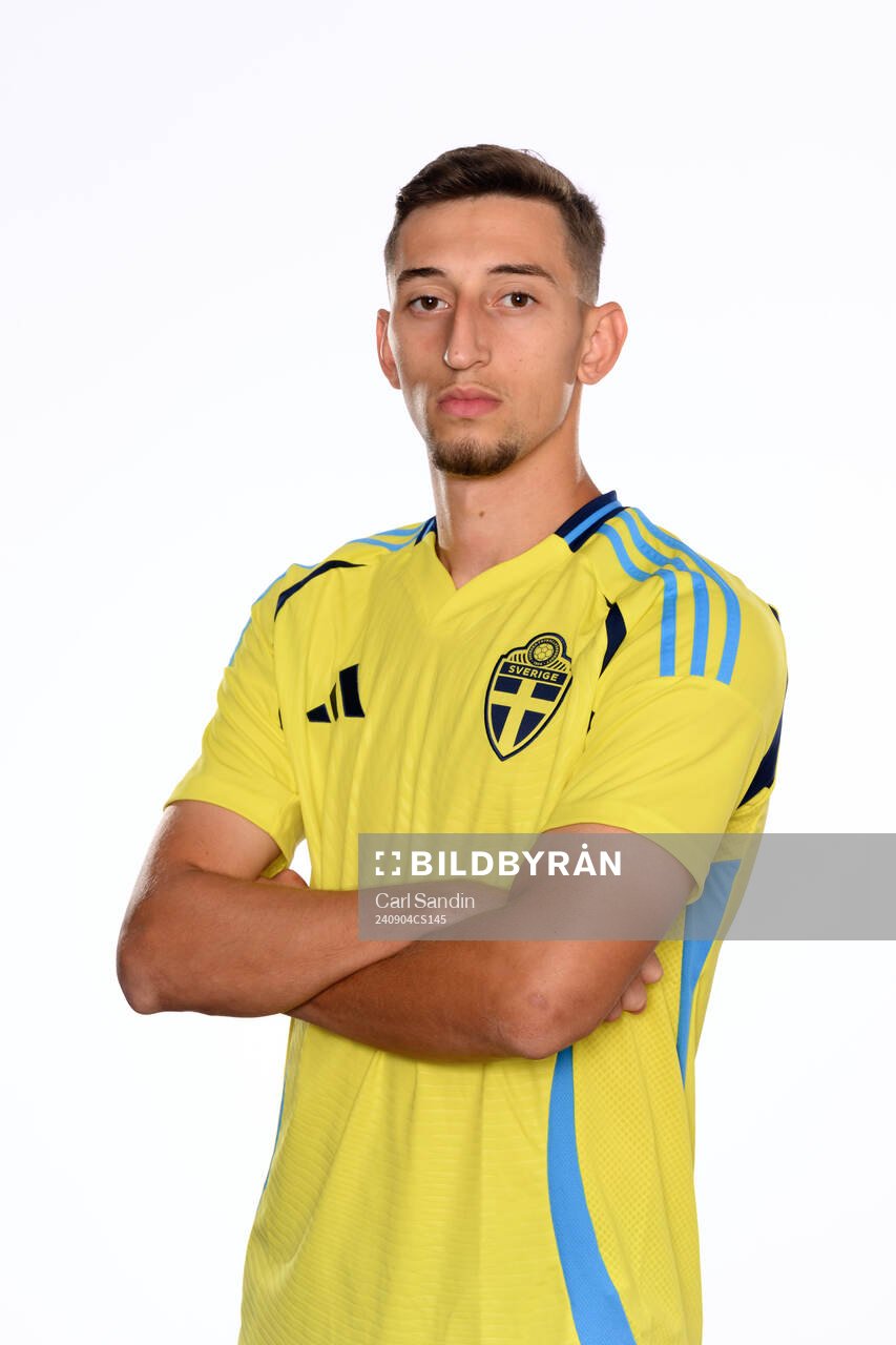 Jonas Rouhi poses for at portrait during a photo shoot with the Swedish under-21 national football team on September 4, 2024 in Jönköping. 