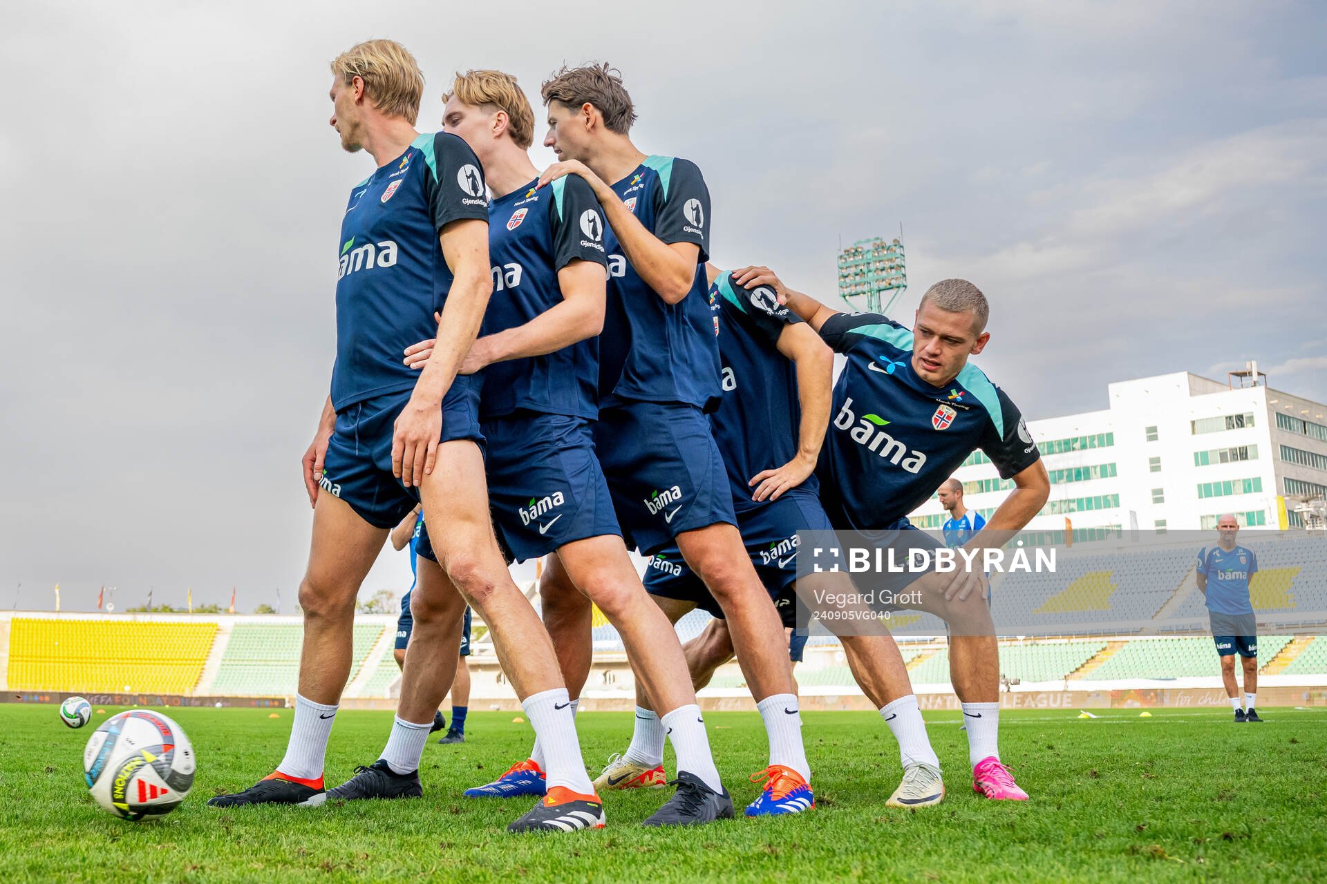 Julian Ryerson and players of the Norwegian national