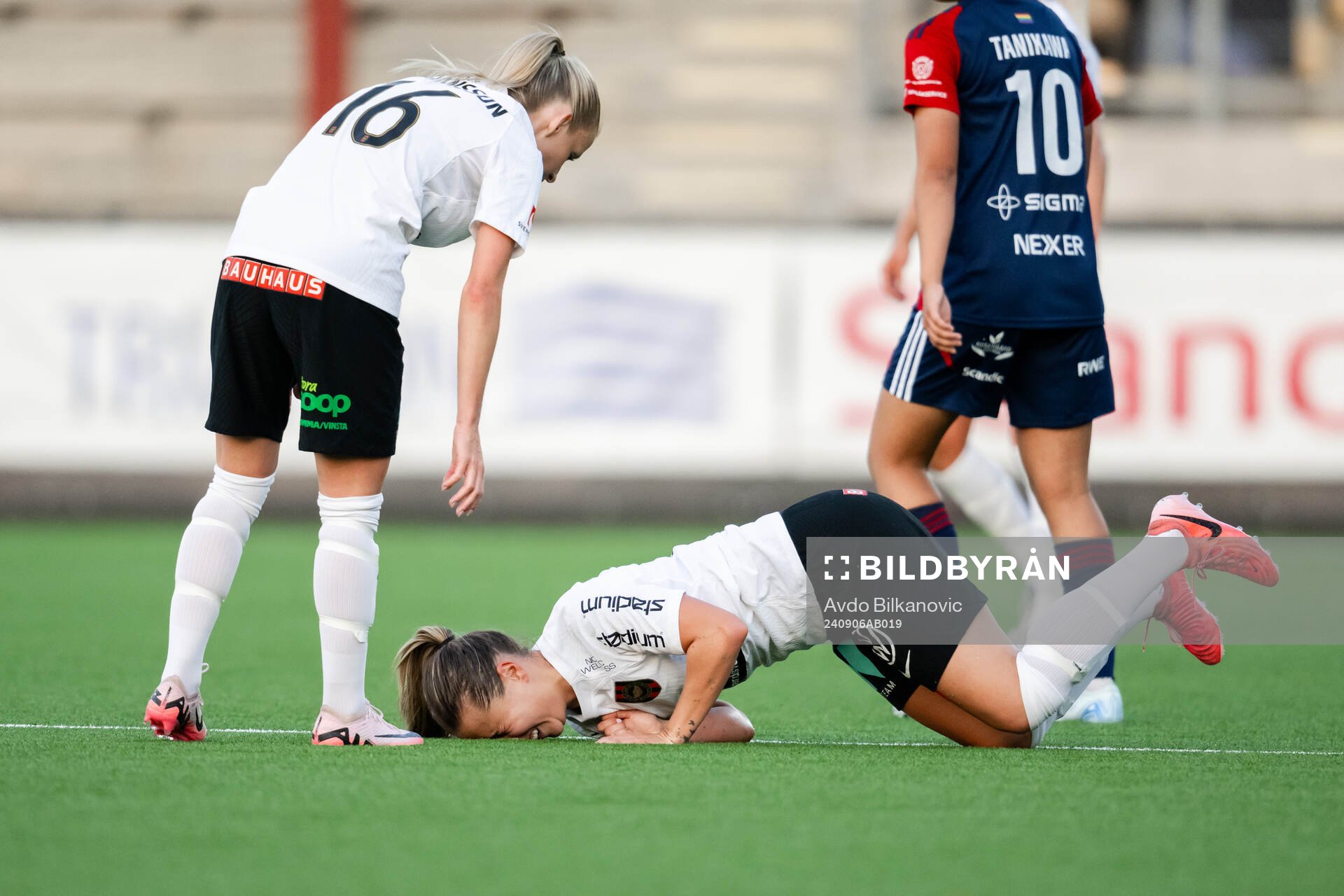Brommapojkarnas Emma Engström har ont