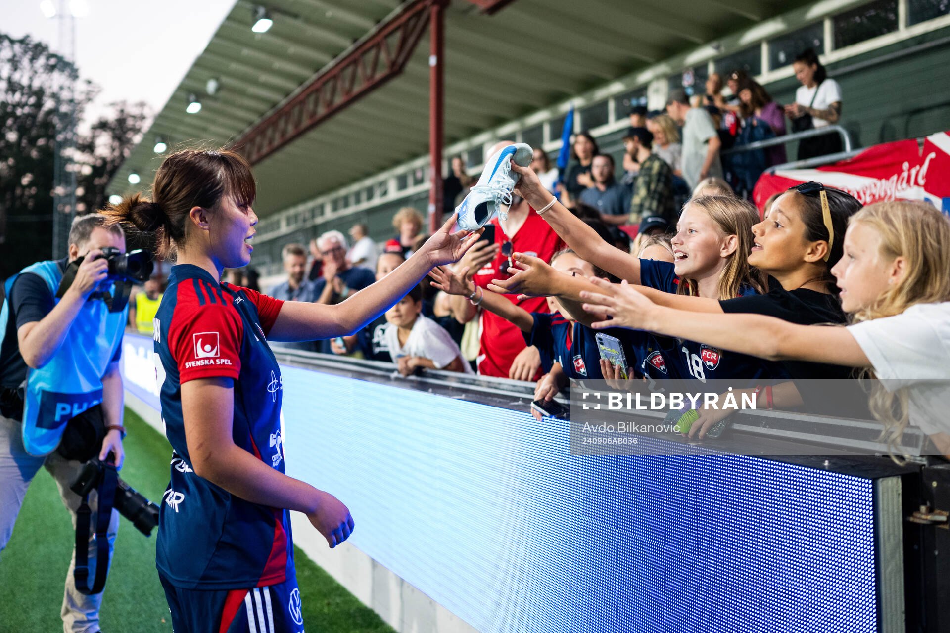 FC Rosengårds Momoko Tanikawa lämnar över sina