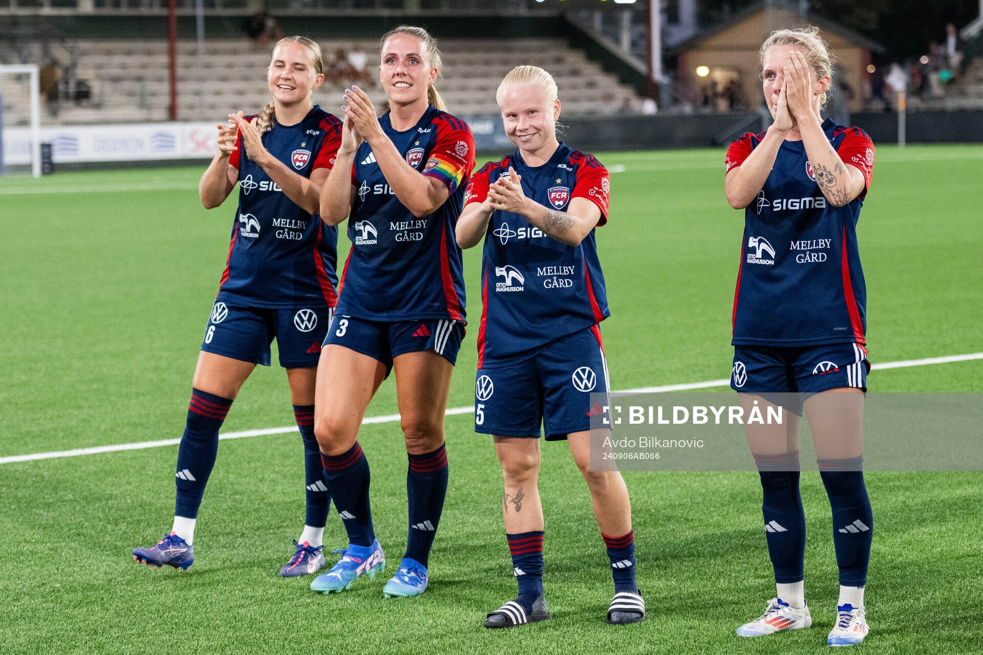 FC Rosengårds Gudrun Arnardottir, Anni Hartikainen, Emilia Larsson jublar efter slutsignalen under fotbollsmatchen i Damallsvenskan mellan FC Rosengård och Brommapojkarna den 6 september 2024 i Malmö.