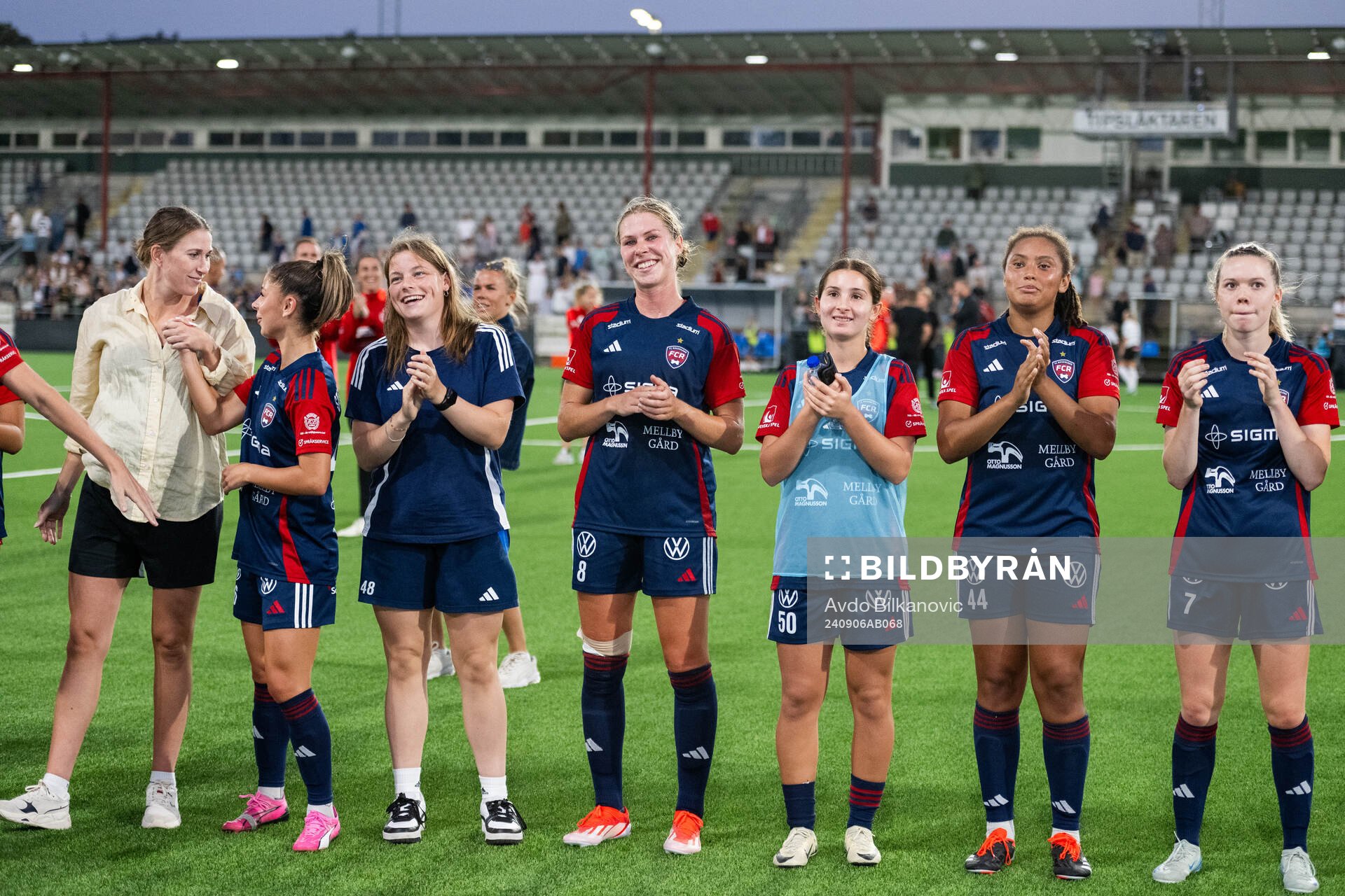 FC Rosengårds spelare jublar