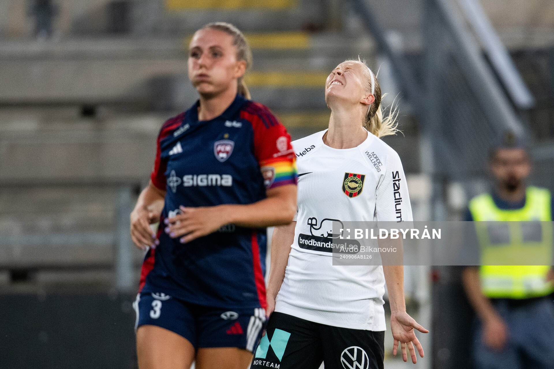 Brommapojkarnas Adelina Engman agerar