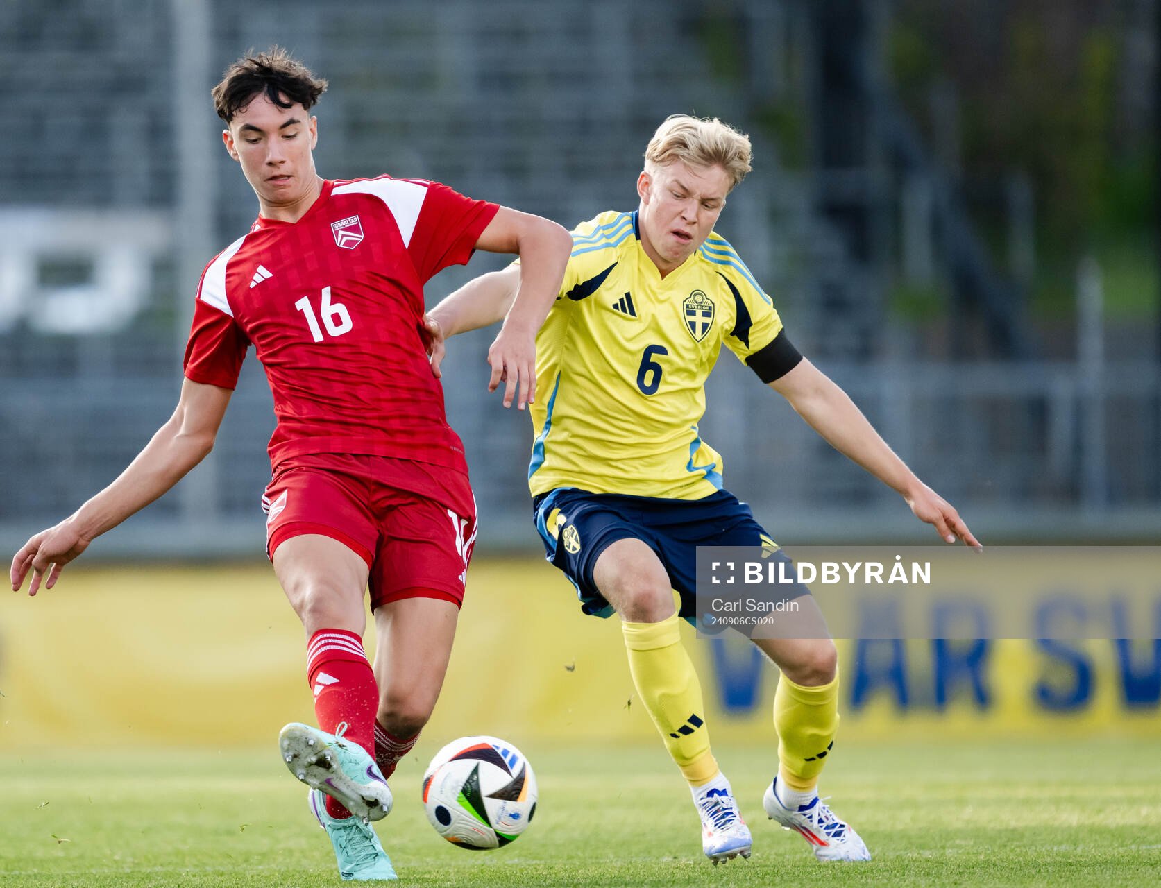 Jeremy Perera of Gibraltar and Daniel Svensson of Sweden