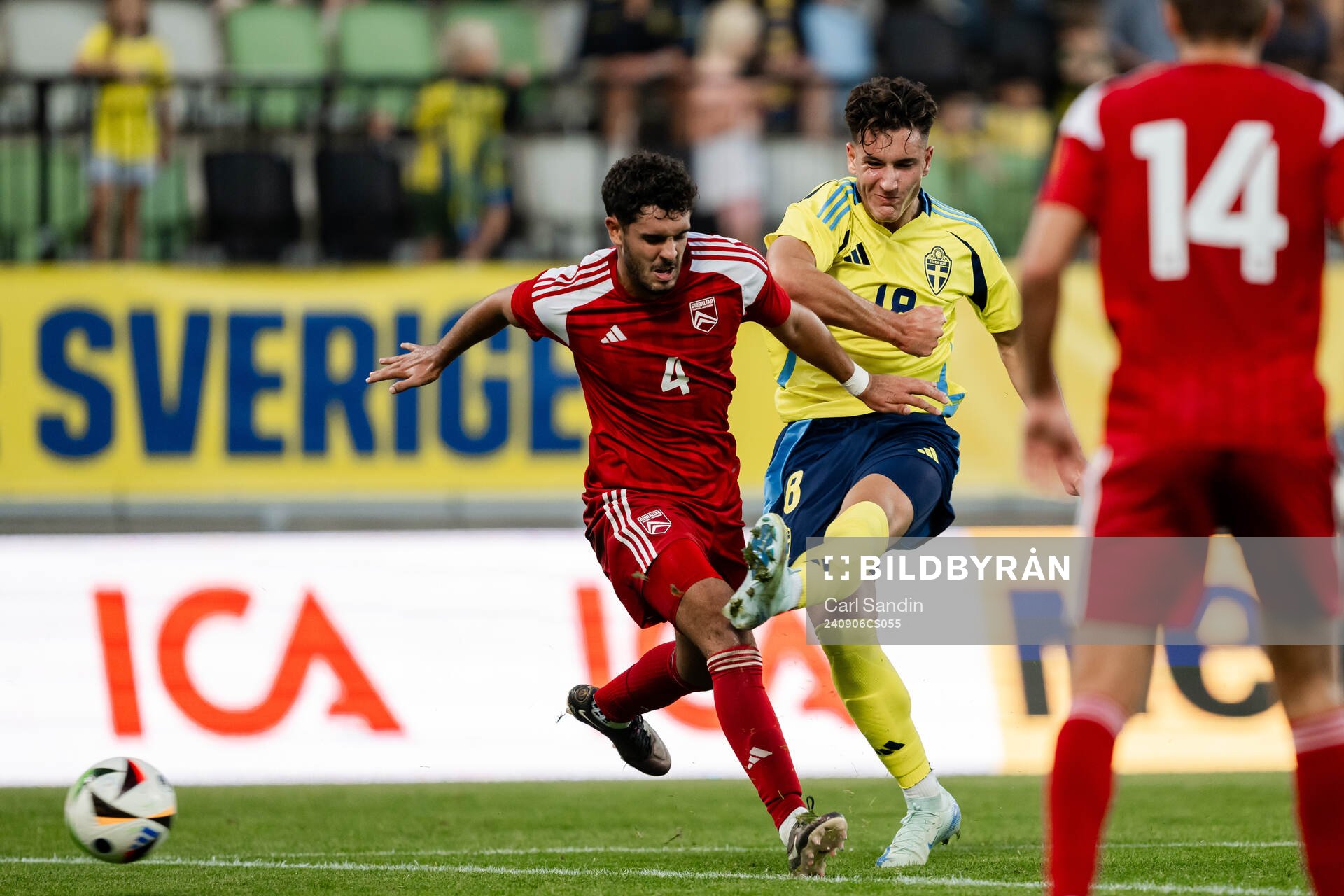 Julian Britto of Gibraltar and Deniz Gül of Sweden