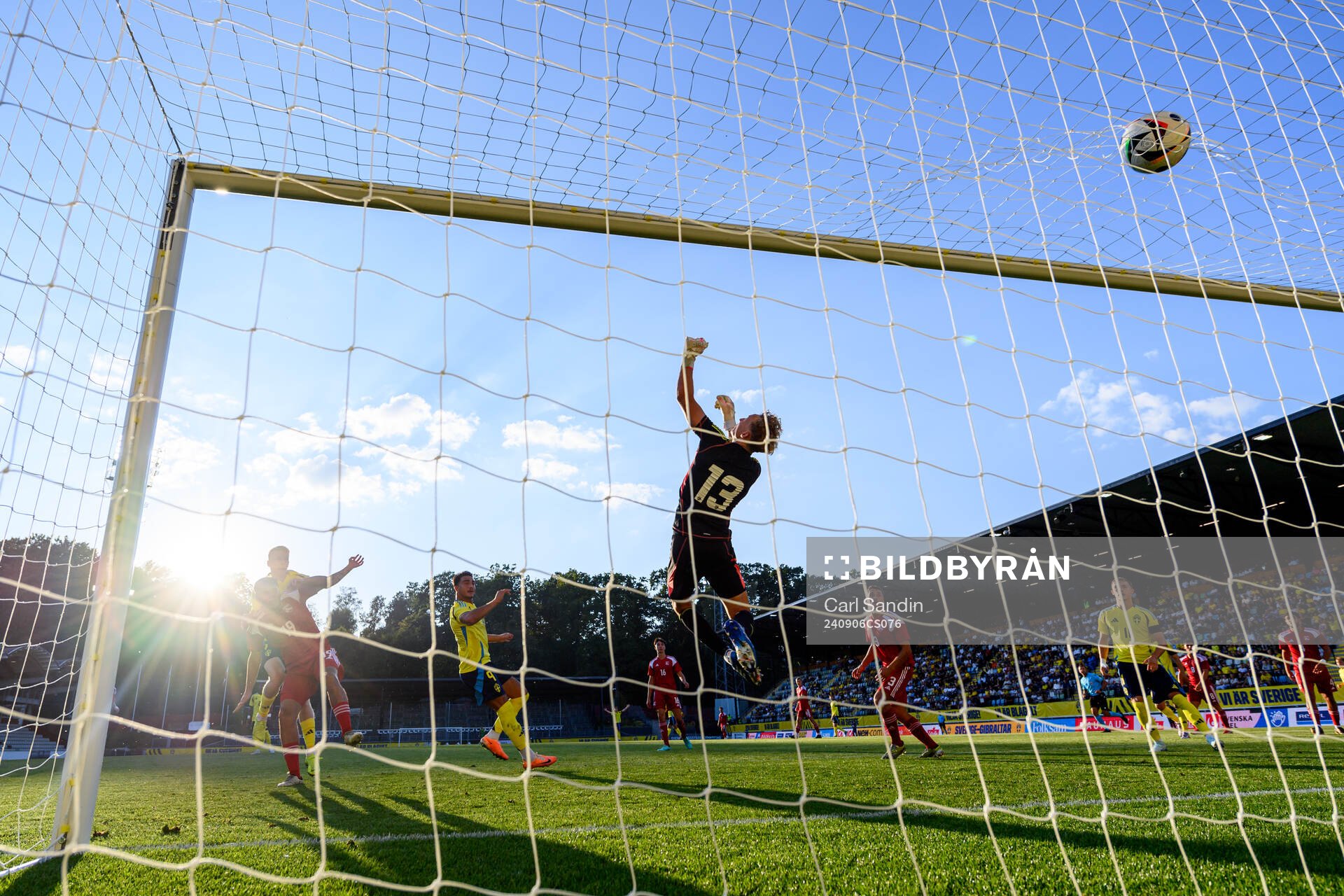 Jusef Erabi of Sweden scores 3-0