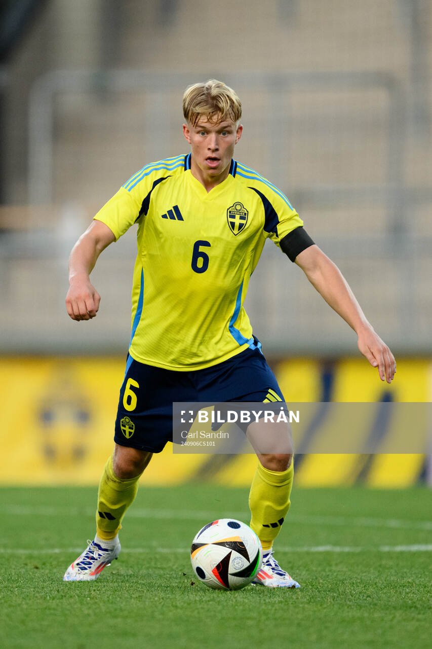 Daniel Svensson of Sweden