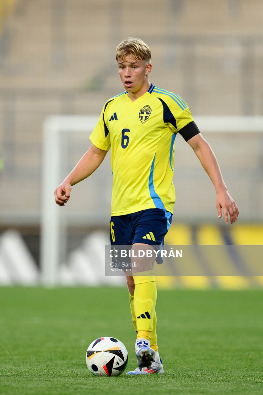 Daniel Svensson of Sweden