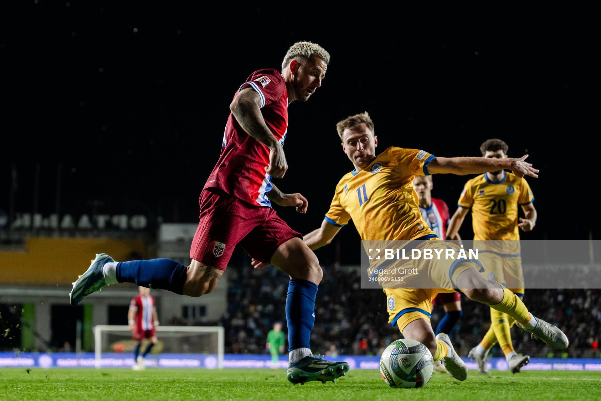 Aron Dønnum of Norway and Yan Vorogovskiy of Kazakhstan