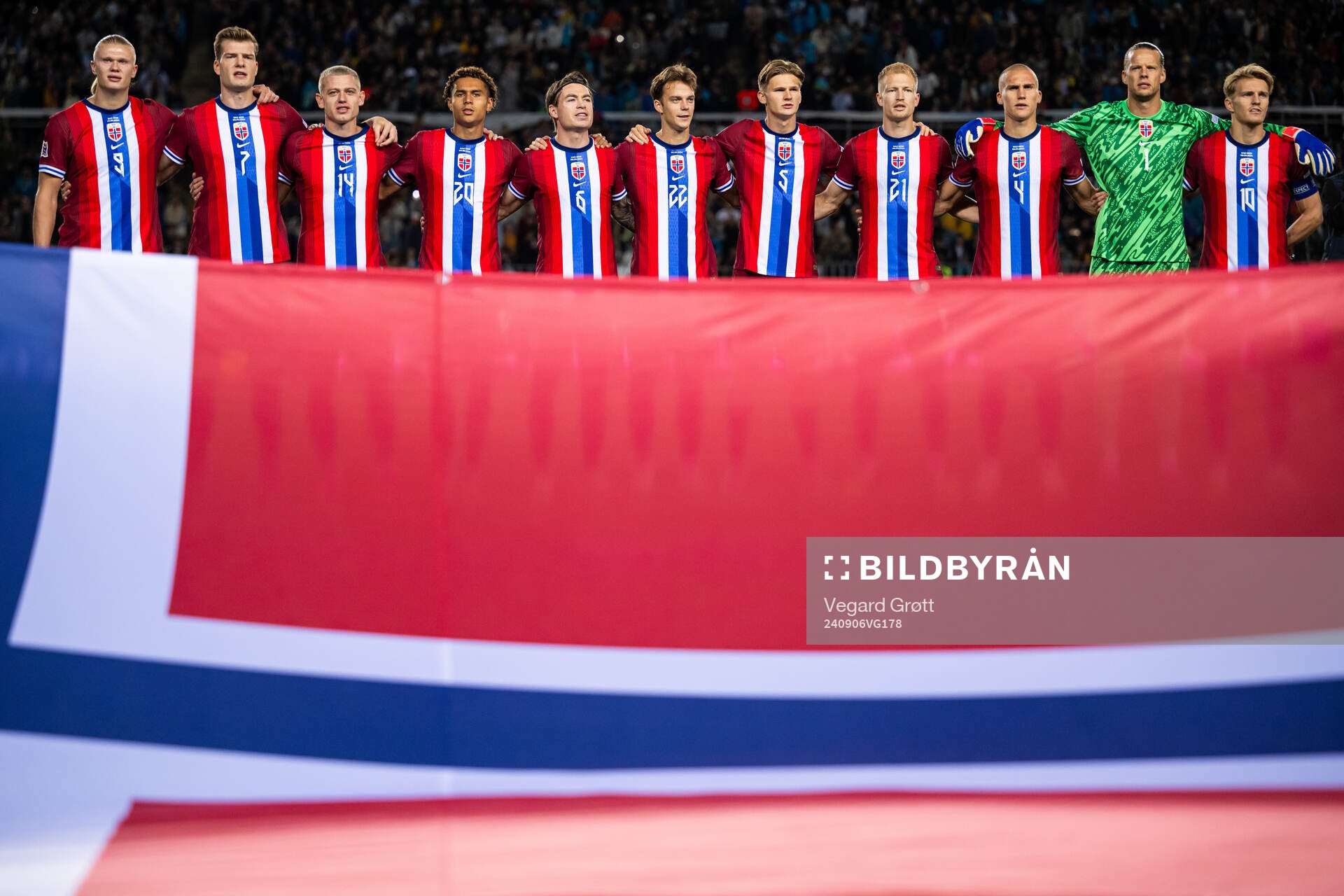 Players of Norway line up
